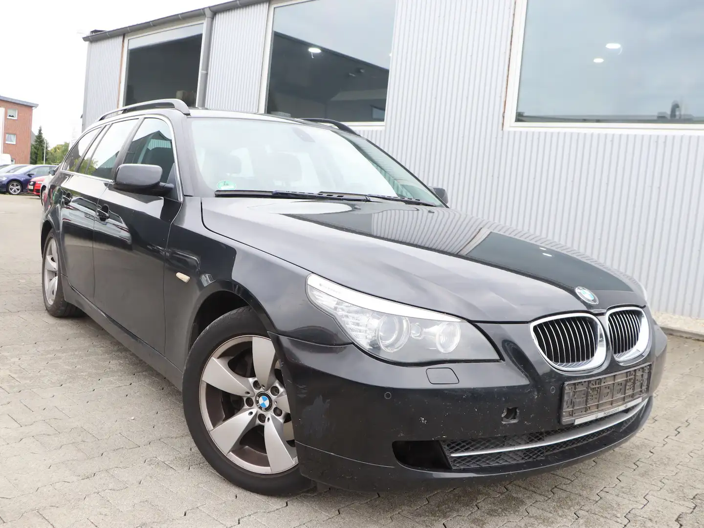 BMW 525 525d Touring Auto. PANORAMA, XENON, HEAD-UP Чёрный - 1
