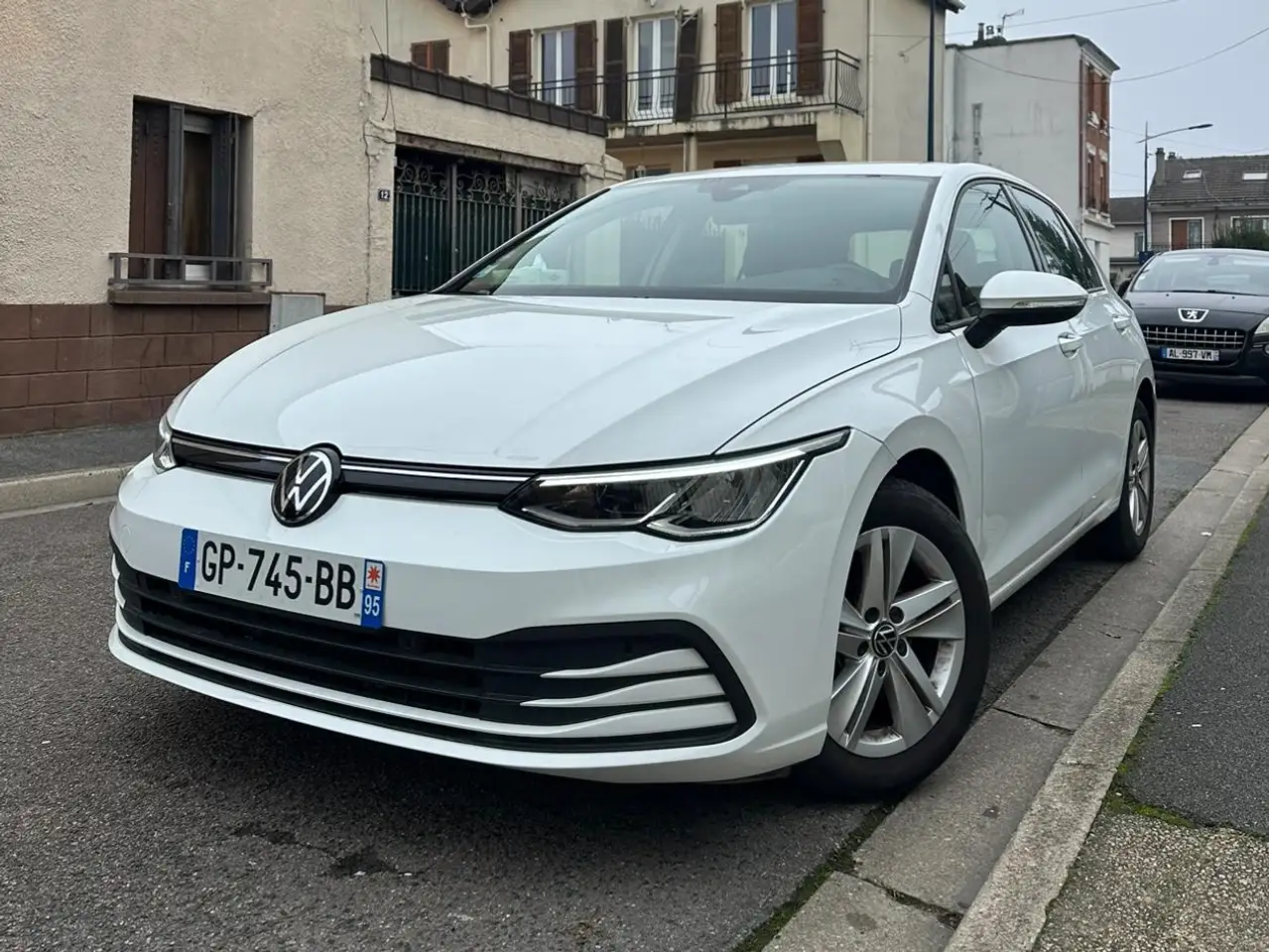 Volkswagen Golf Standard Model