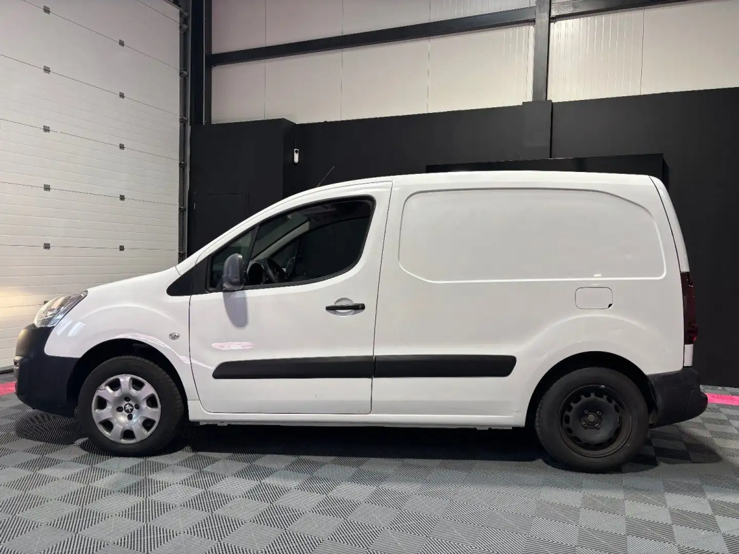 Peugeot Partner FOURGON STANDARD 1.6 BLUEHDI 100 BVM5 PRO Blanc - 2