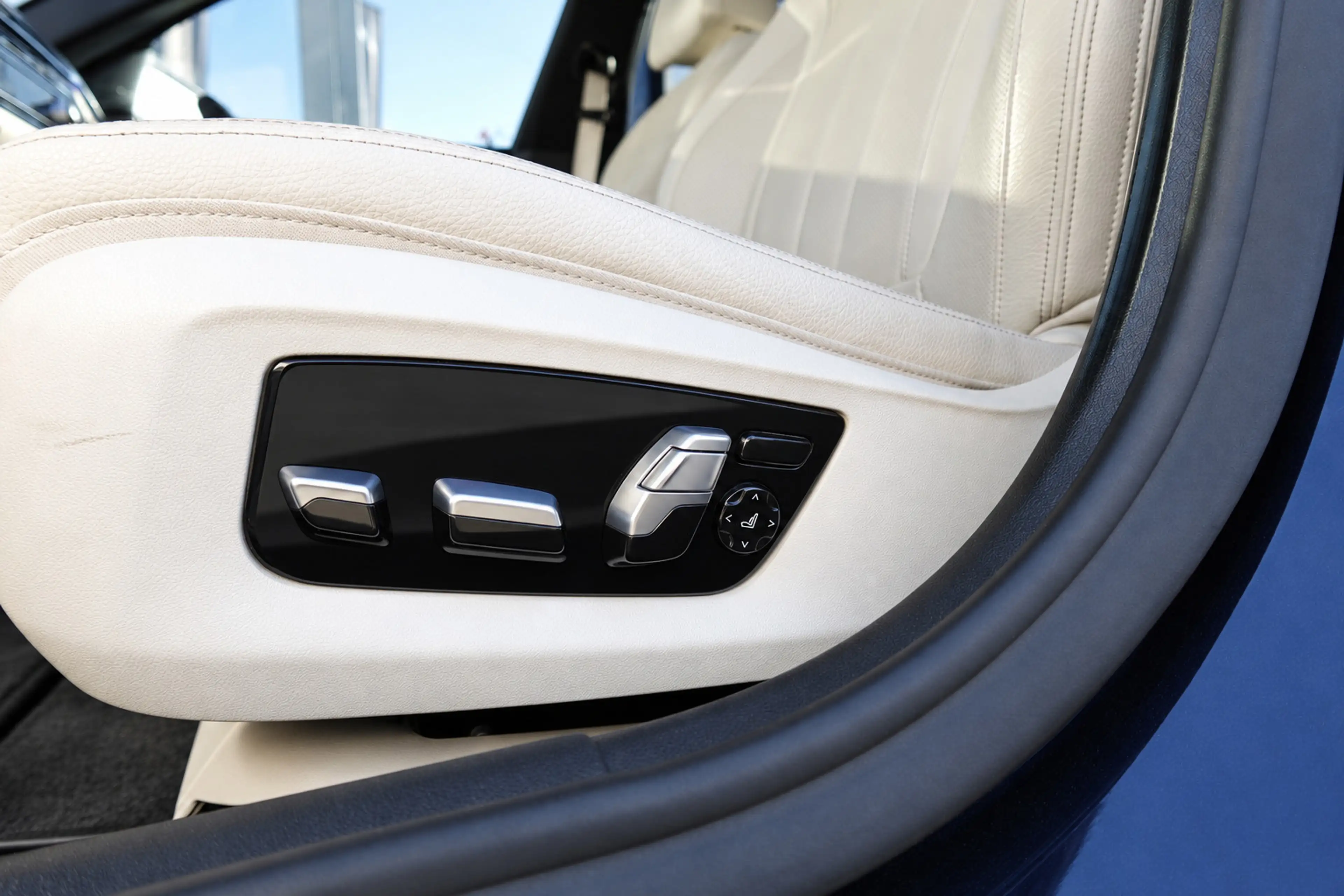 BMW M550 5-serie M550i xDrive PANO HUD HARMAN VOL — photo 6