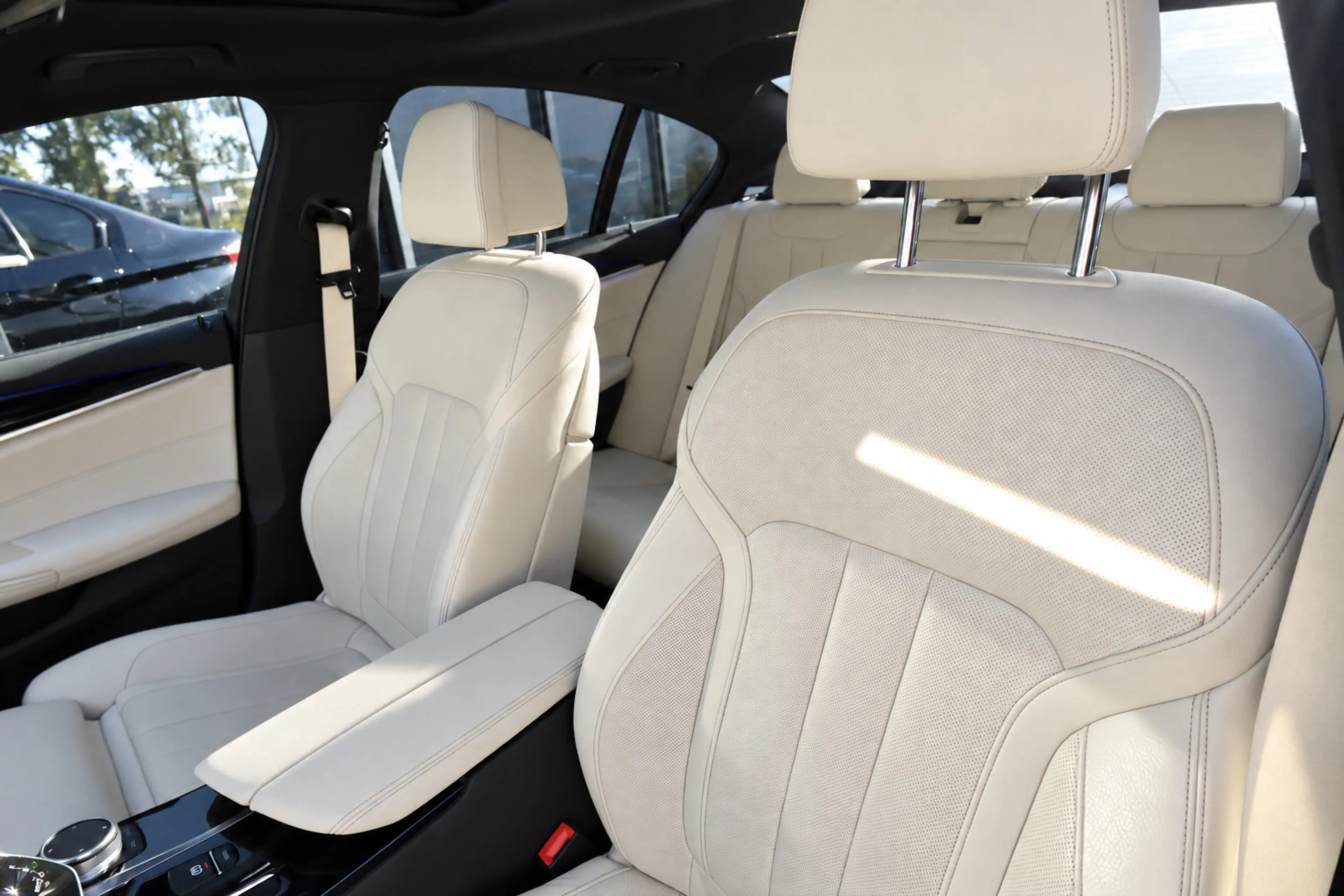 BMW M550 5-serie M550i xDrive PANO HUD HARMAN VOL — photo 5