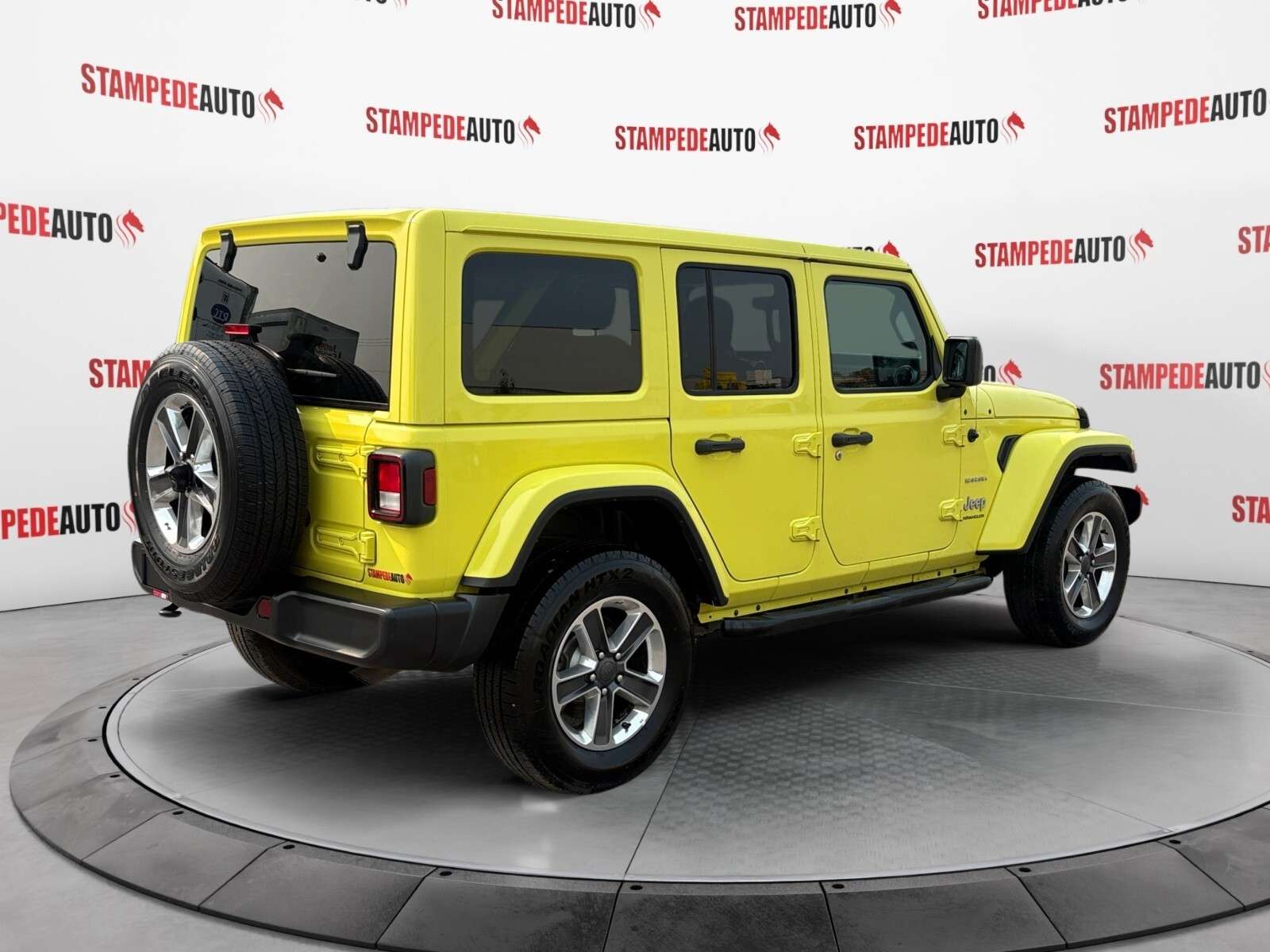 2023 Jeep Wrangler SAHARA | 4X4 | 4 DOOR | 2.0L — снимка 1