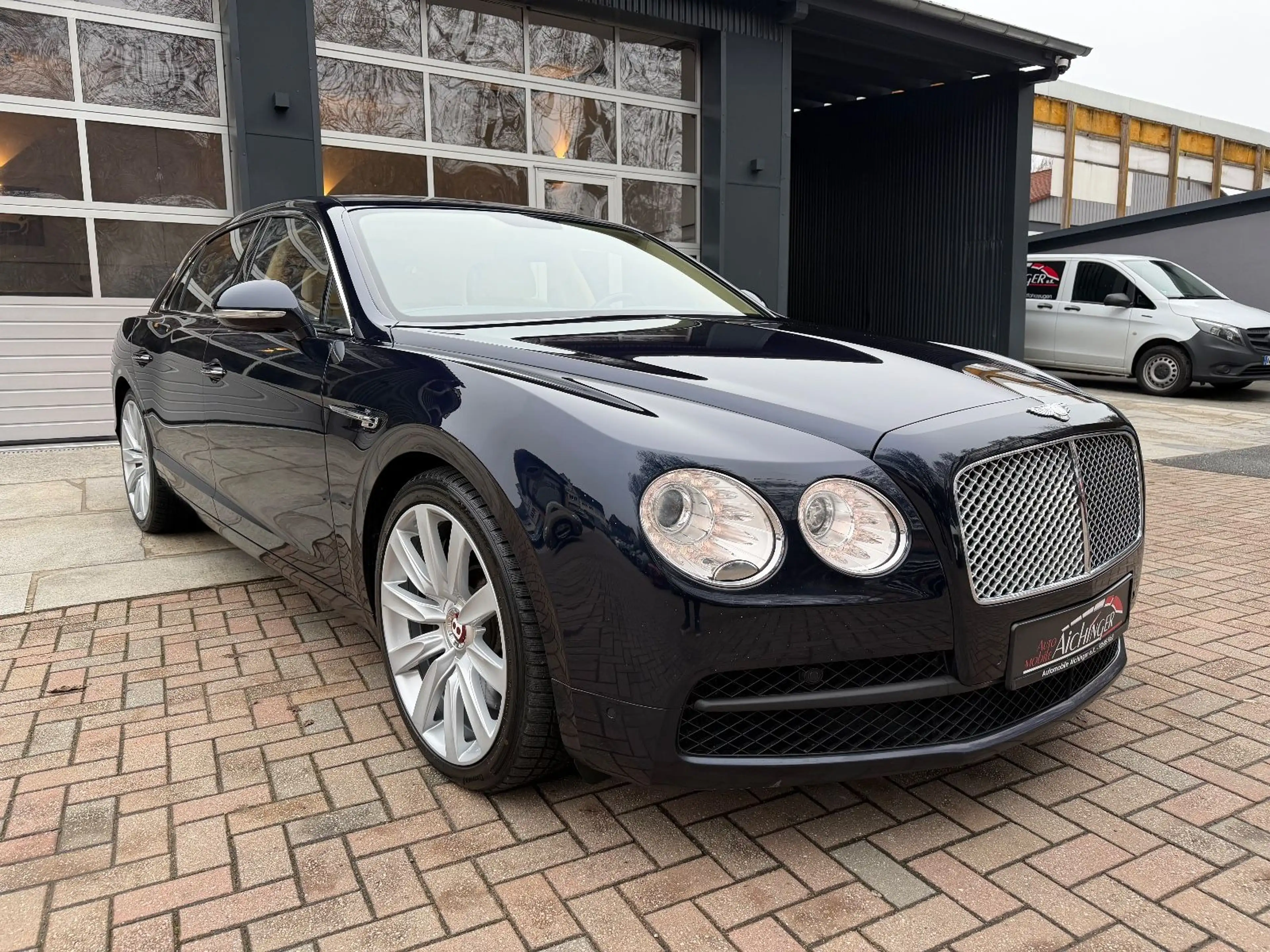 Bentley Flying Spur 4.0 V8 Service Neu — photo 3