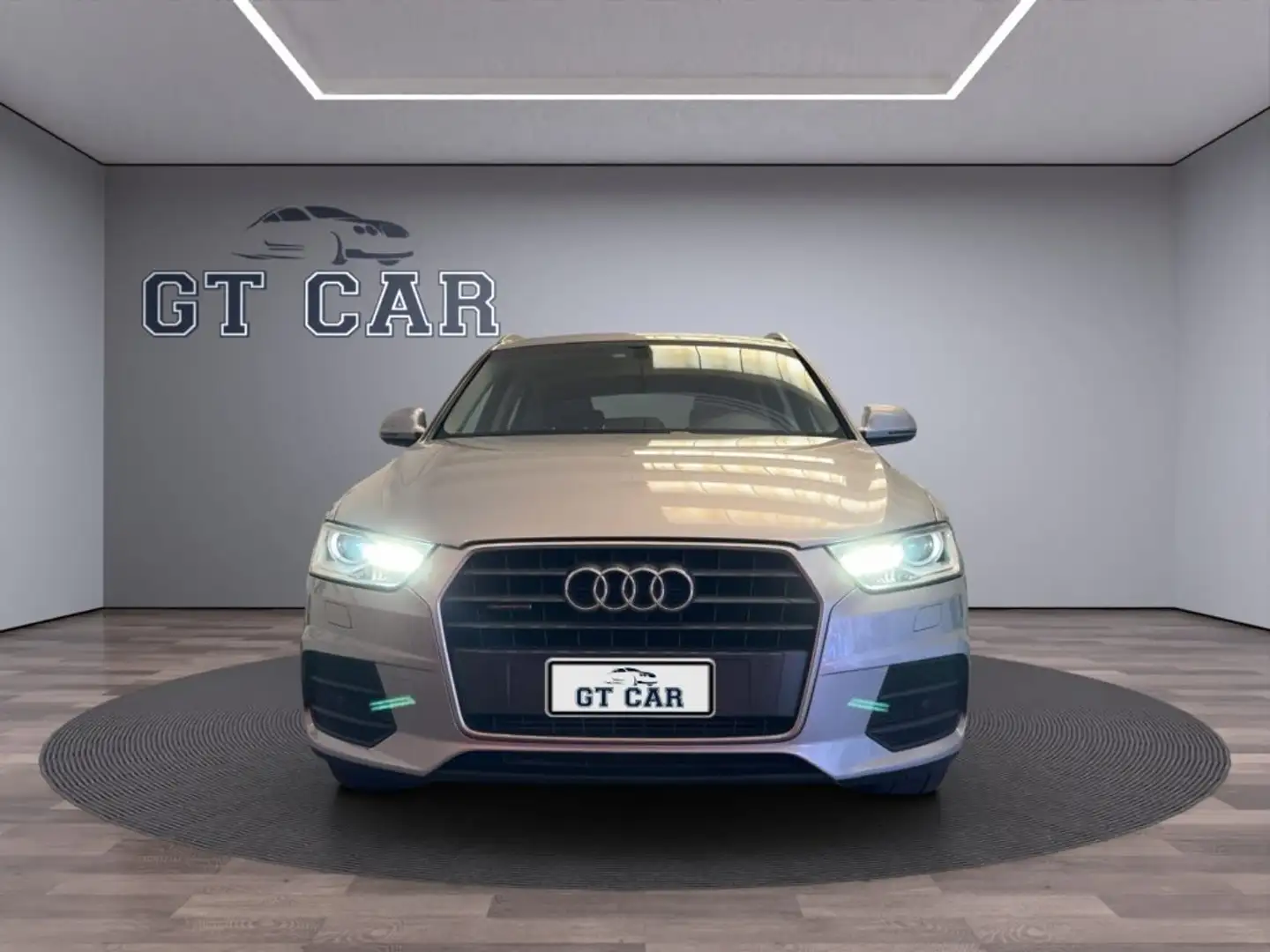 Audi Q3 2.0 TFSI 180 CV quattro S tronic Business Grijs - 2
