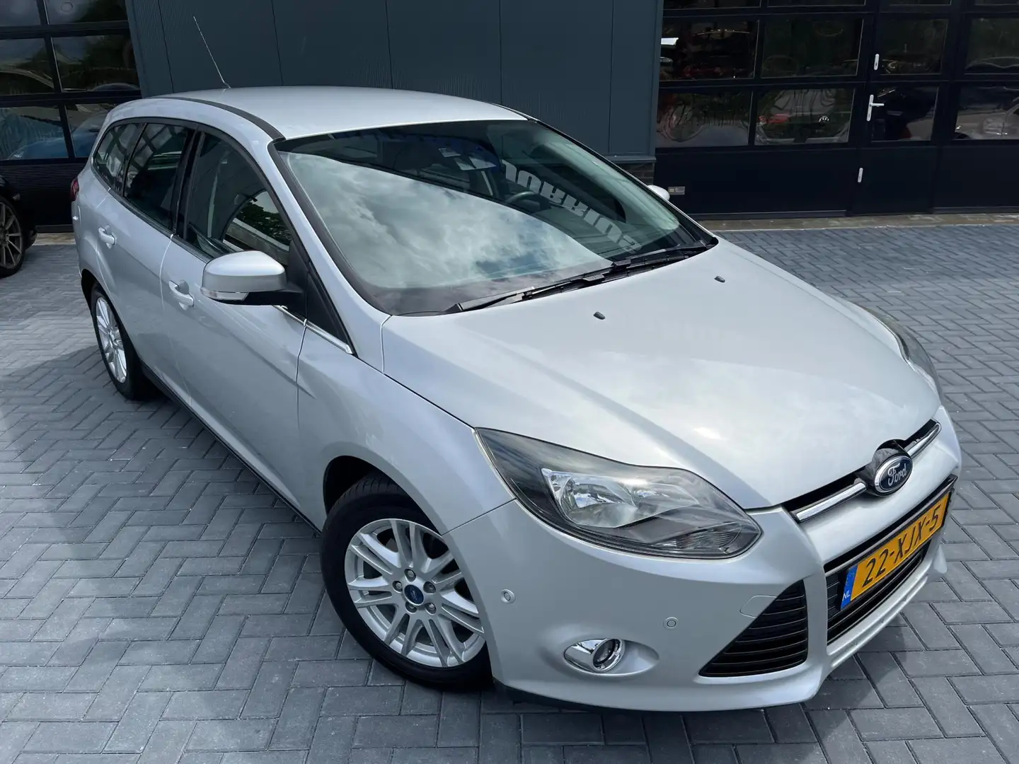 Ford Focus Wagon 1.6 150pk EcoBoost Titanium NL.Auto/150Pk/Cl Grau - 2