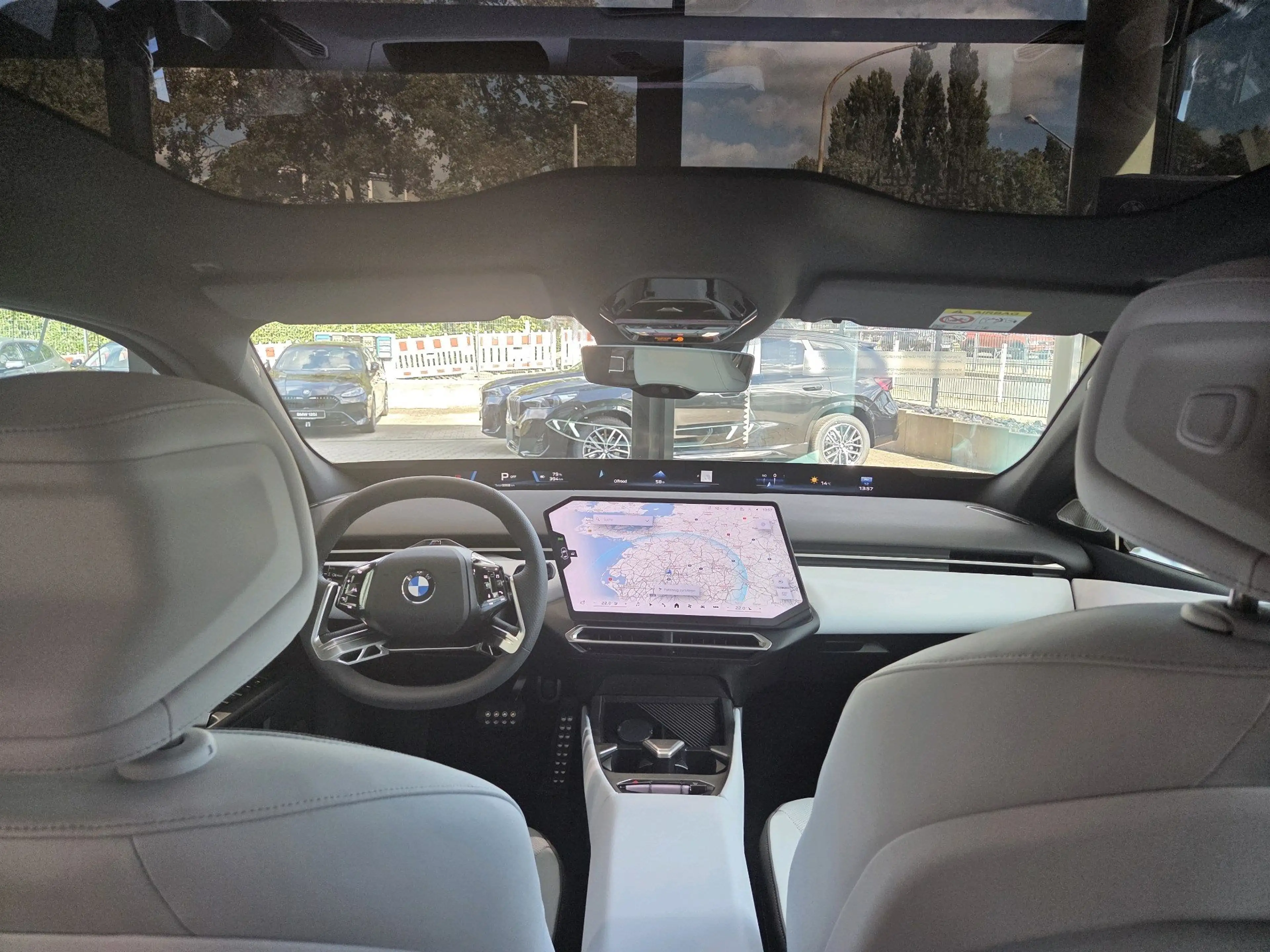 BMW i3 50 xDrive Lim. First Edition || 20Z AHK Pano H&K — photo 12