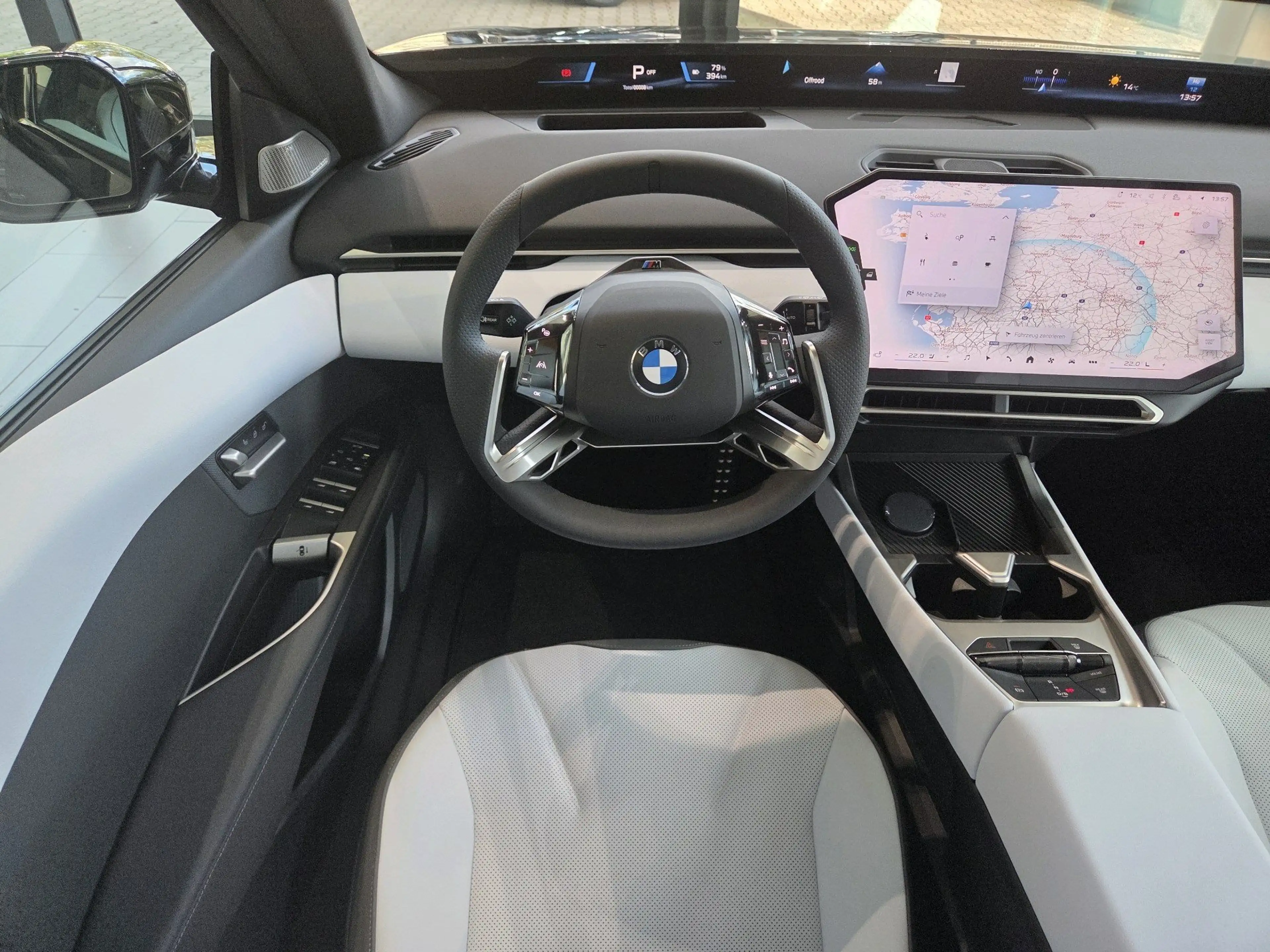 BMW i3 50 xDrive Lim. First Edition || 20Z AHK Pano H&K — photo 5