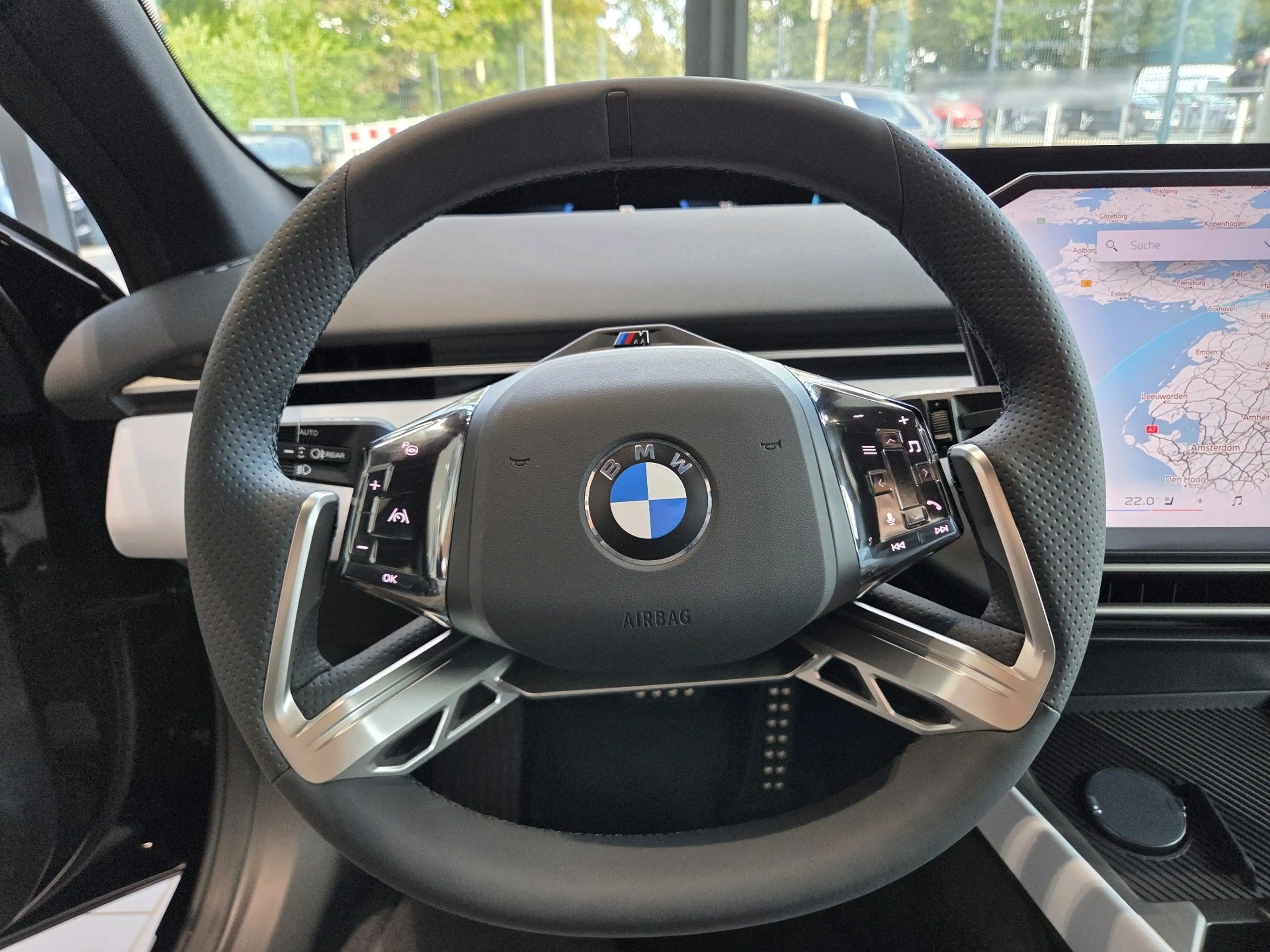 BMW i3 50 xDrive Lim. First Edition || 20Z AHK Pano H&K — photo 6
