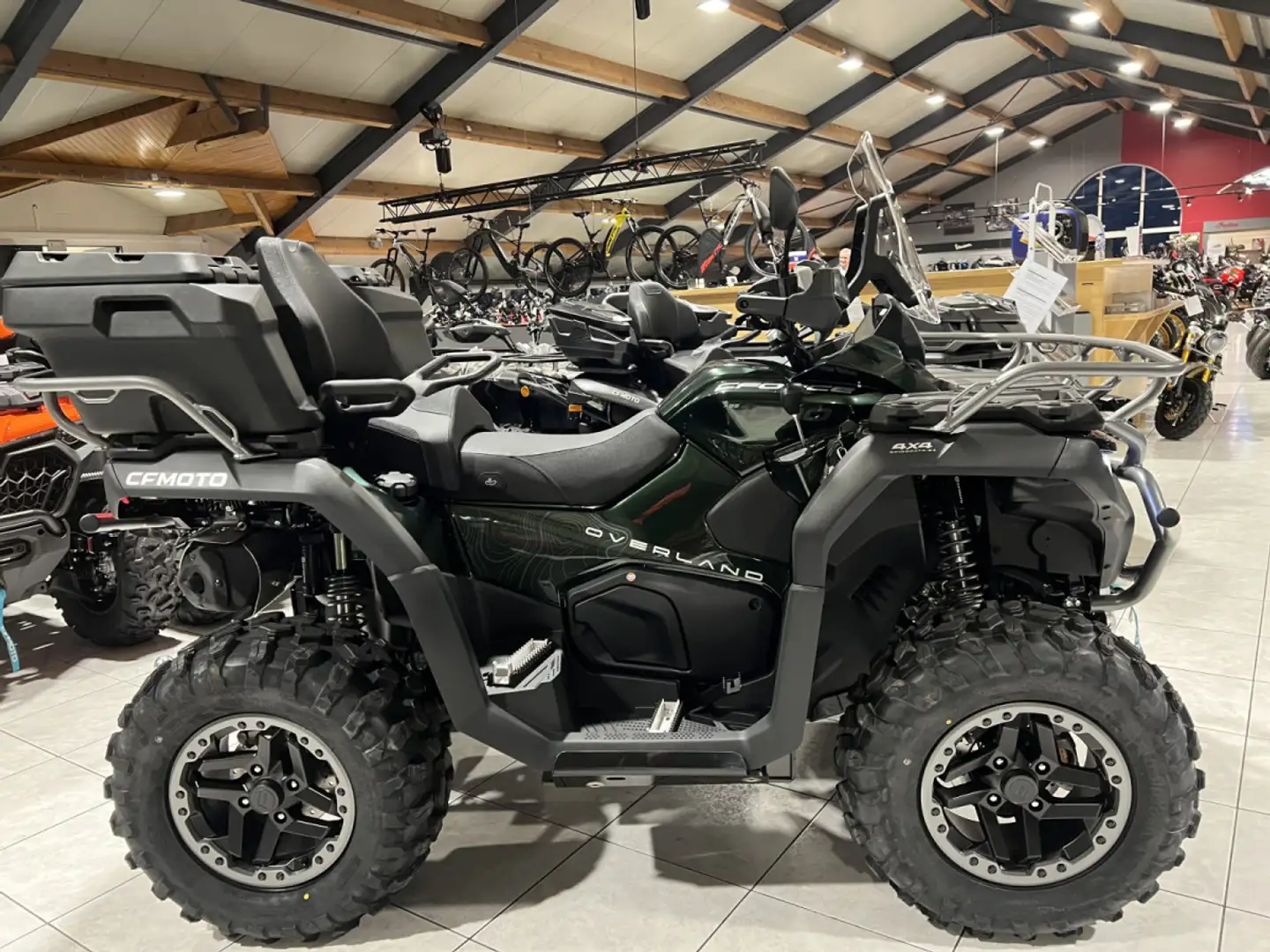 CFMOTO CForce 1000 TOURING PREM. L7 OVERLAND FOREST GREEN 105 KM/H Fekete - 1