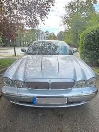 XJ V8, 298 PS, Luftfederung (CATS), TÜV 10/2027