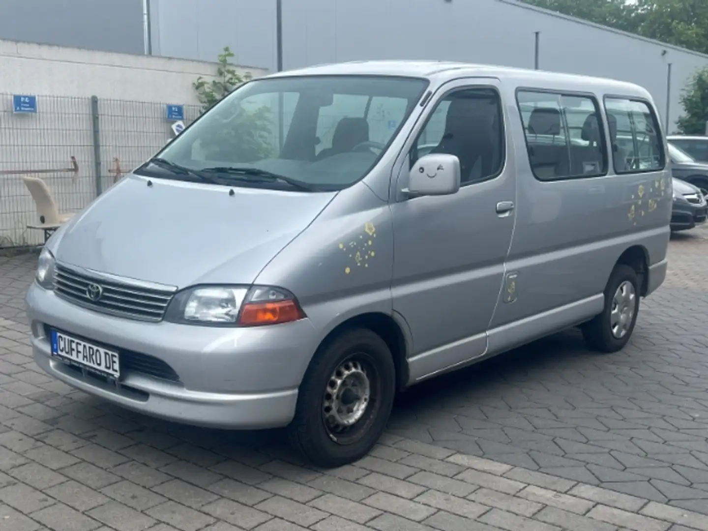 Toyota Hiace Kombi TD 2 el.SP Spieg. beheizbar met. Radio ZV AB Ezüst - 2