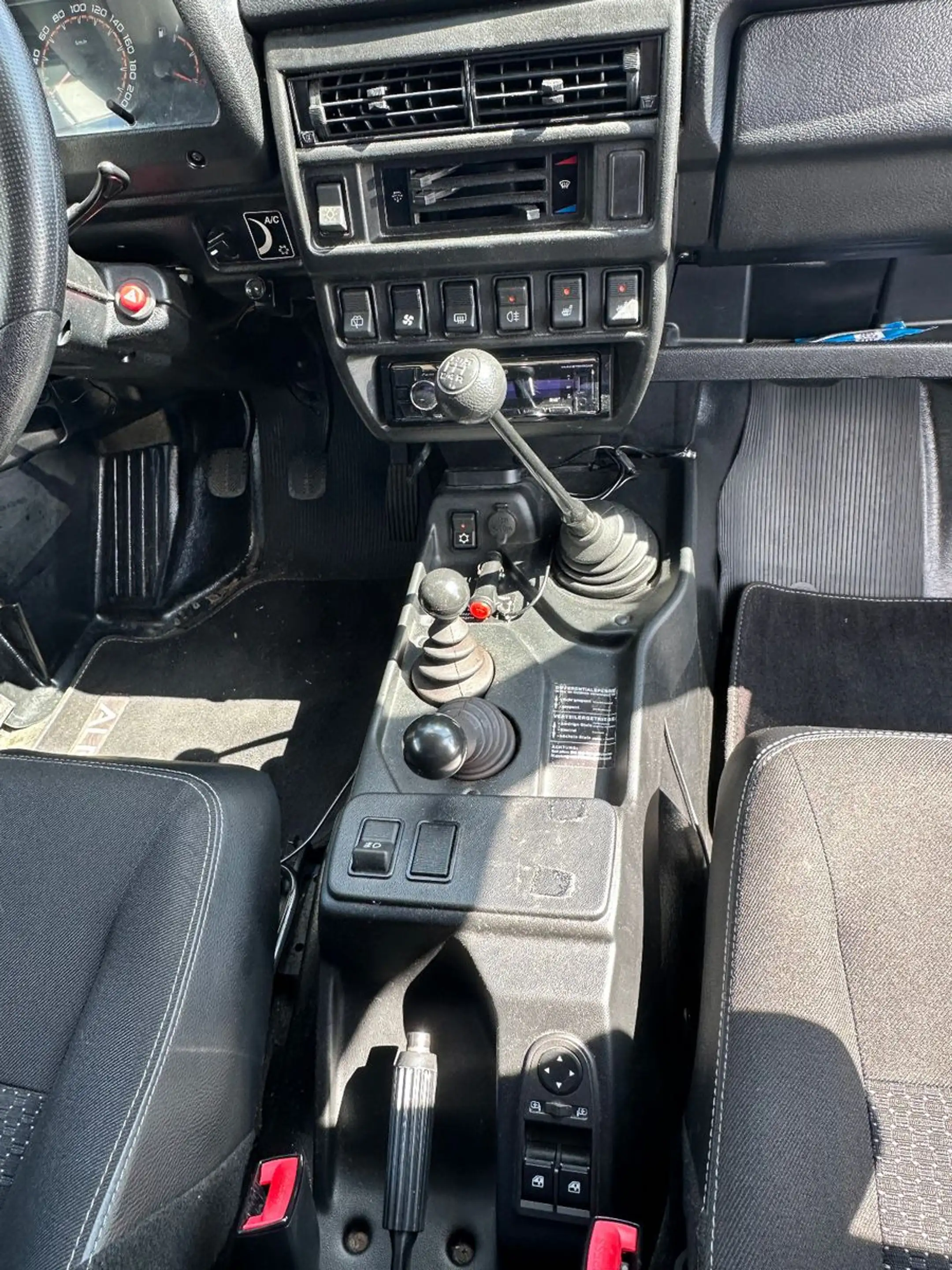 Lada Niva Bronto 4x4 KLIMA + SITZHEIZUNG + EL-FENSTER — photo 12
