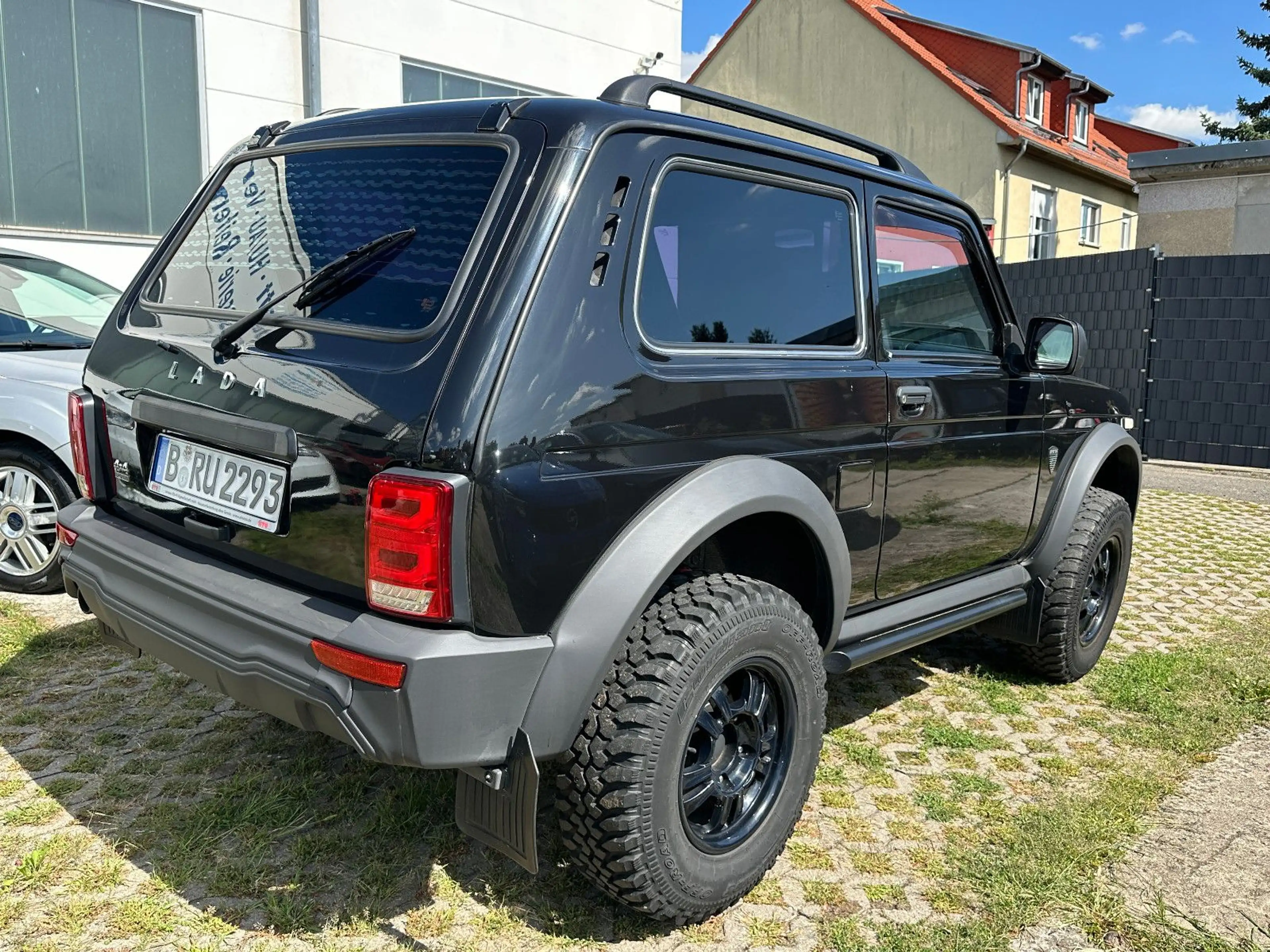 Lada Niva Bronto 4x4 KLIMA + SITZHEIZUNG + EL-FENSTER — photo 2