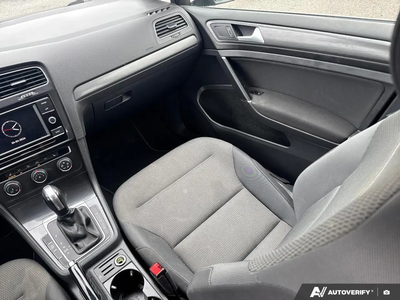 Volkswagen Golf снимка Volkswagen Golf
