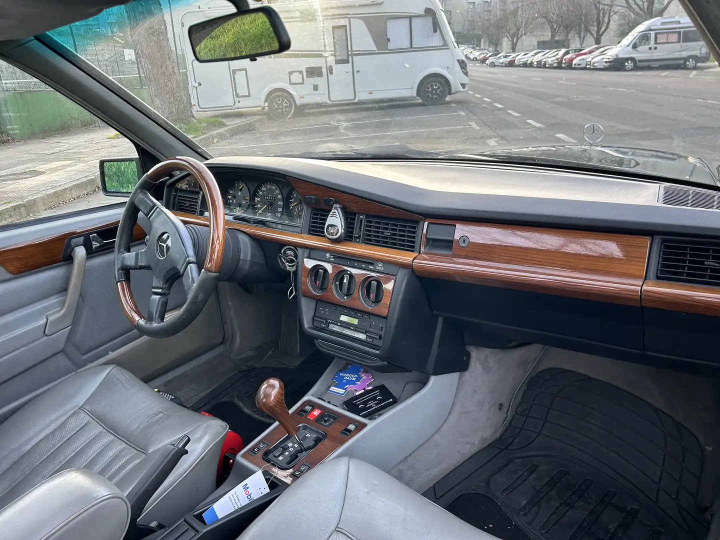 Mercedes-Benz 190 190E 2.6 - 2