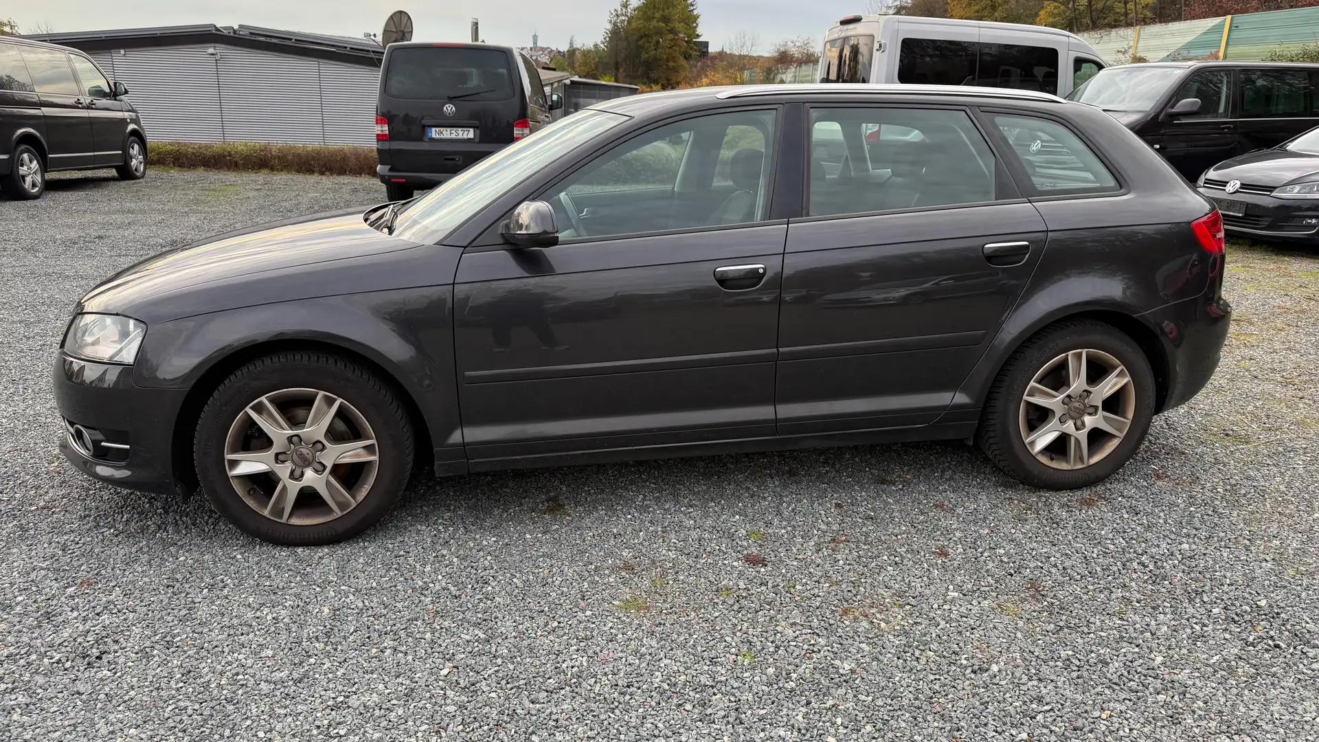 Audi A3 1.2 TFSI Attraction Schwarz - 2