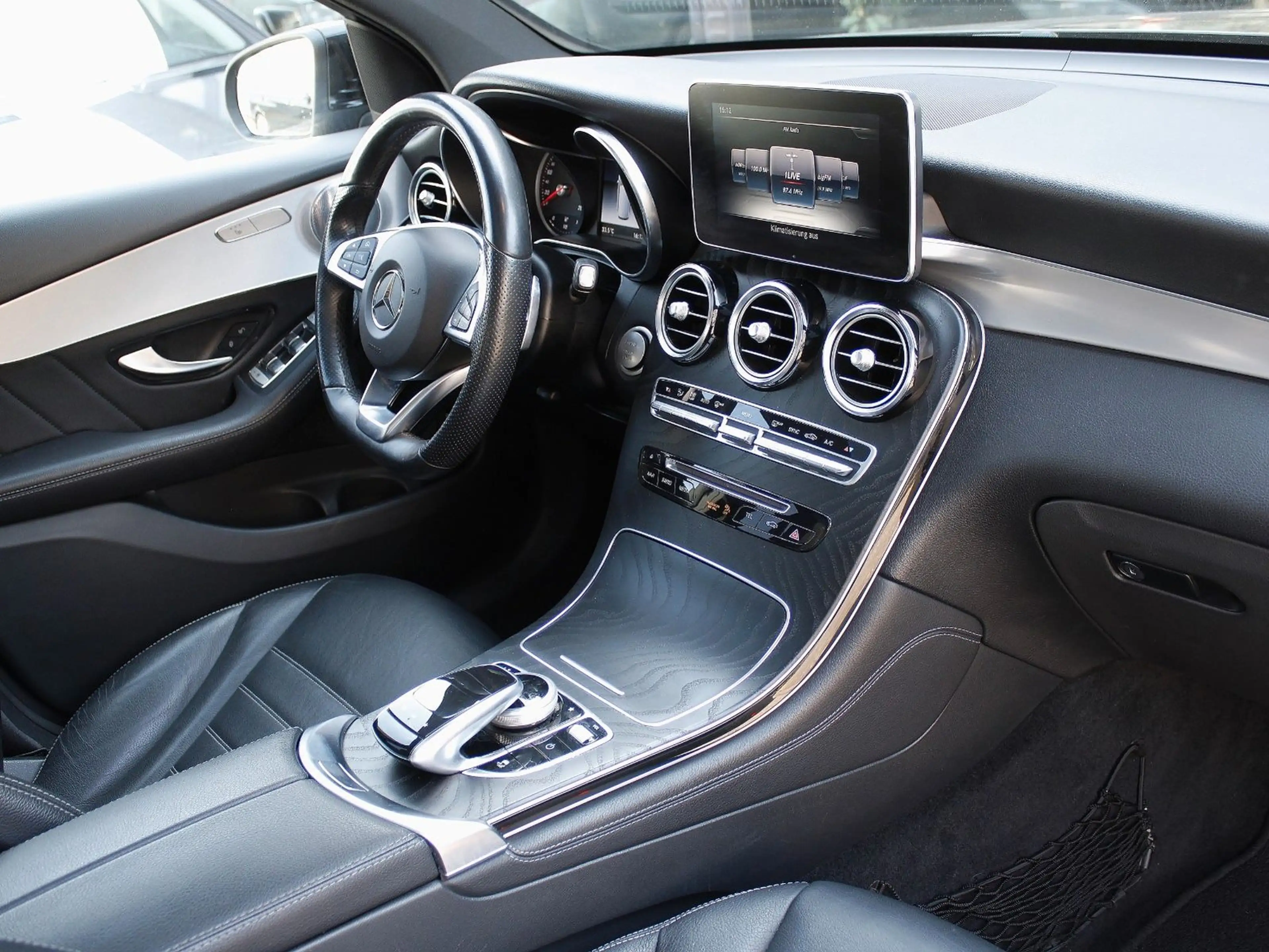 Mercedes-Benz GLC 350 d 4M AMG *360+BURMESTER+LEDER+PANO+20" — photo 9