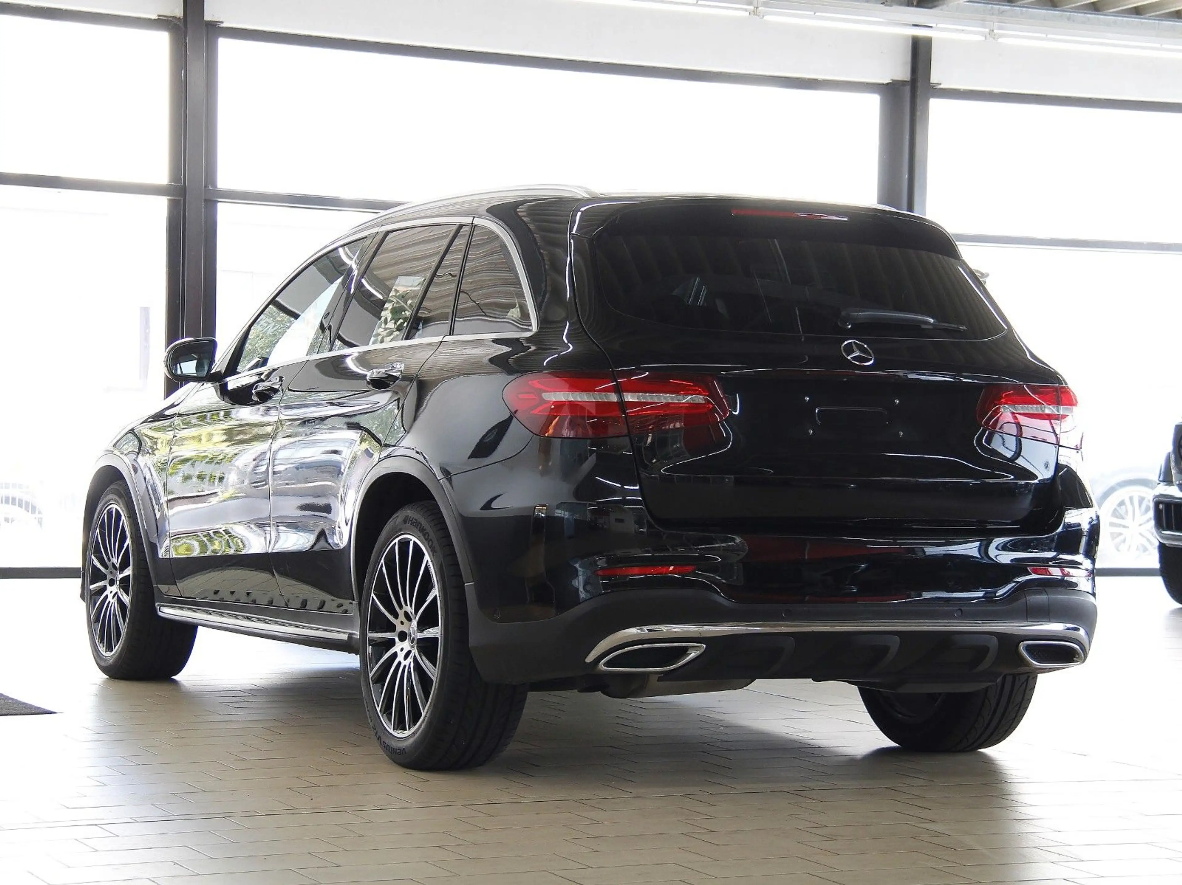 Mercedes-Benz GLC 350 d 4M AMG *360+BURMESTER+LEDER+PANO+20" — photo 3