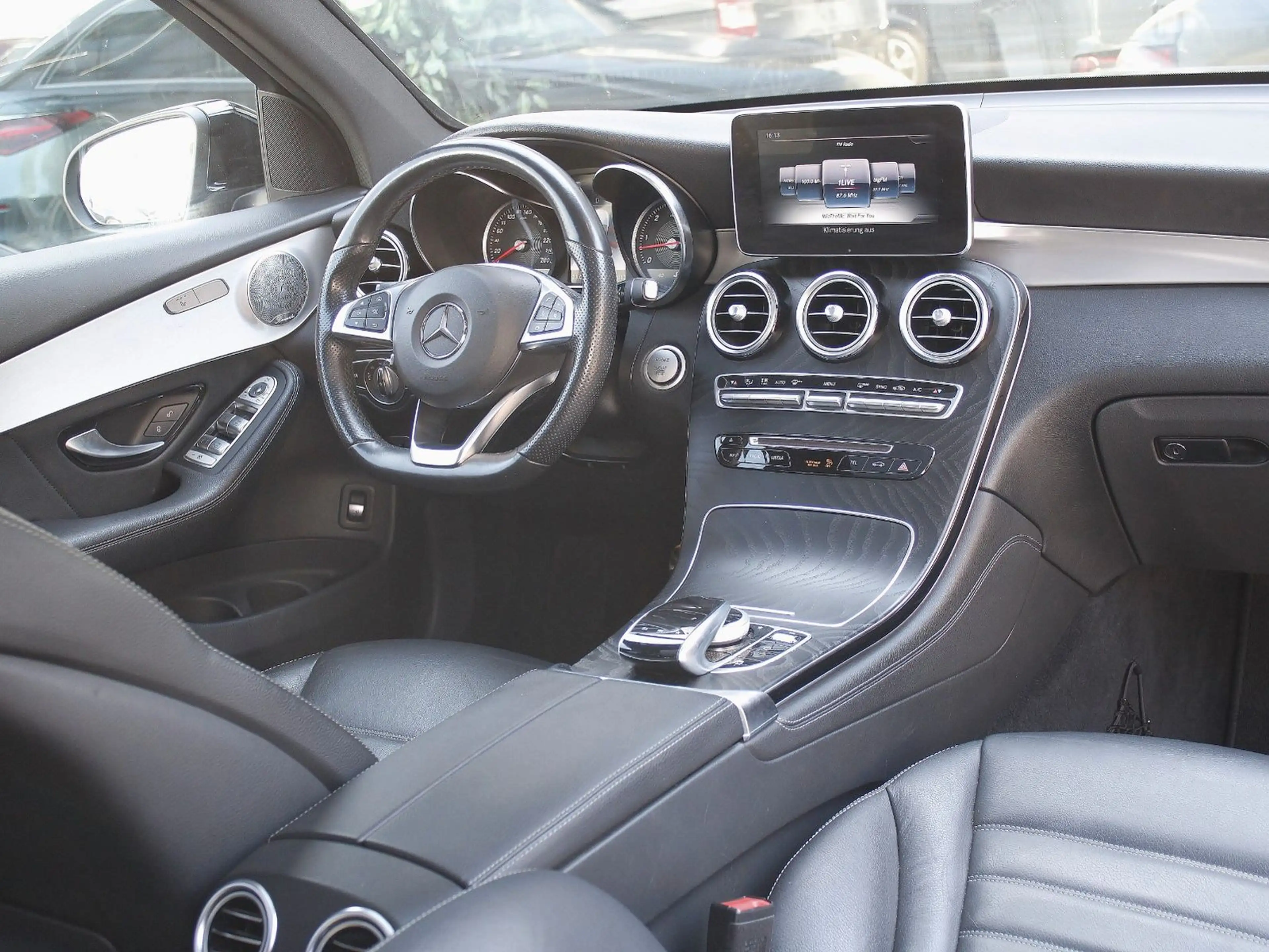 Mercedes-Benz GLC 350 d 4M AMG *360+BURMESTER+LEDER+PANO+20" — photo 7