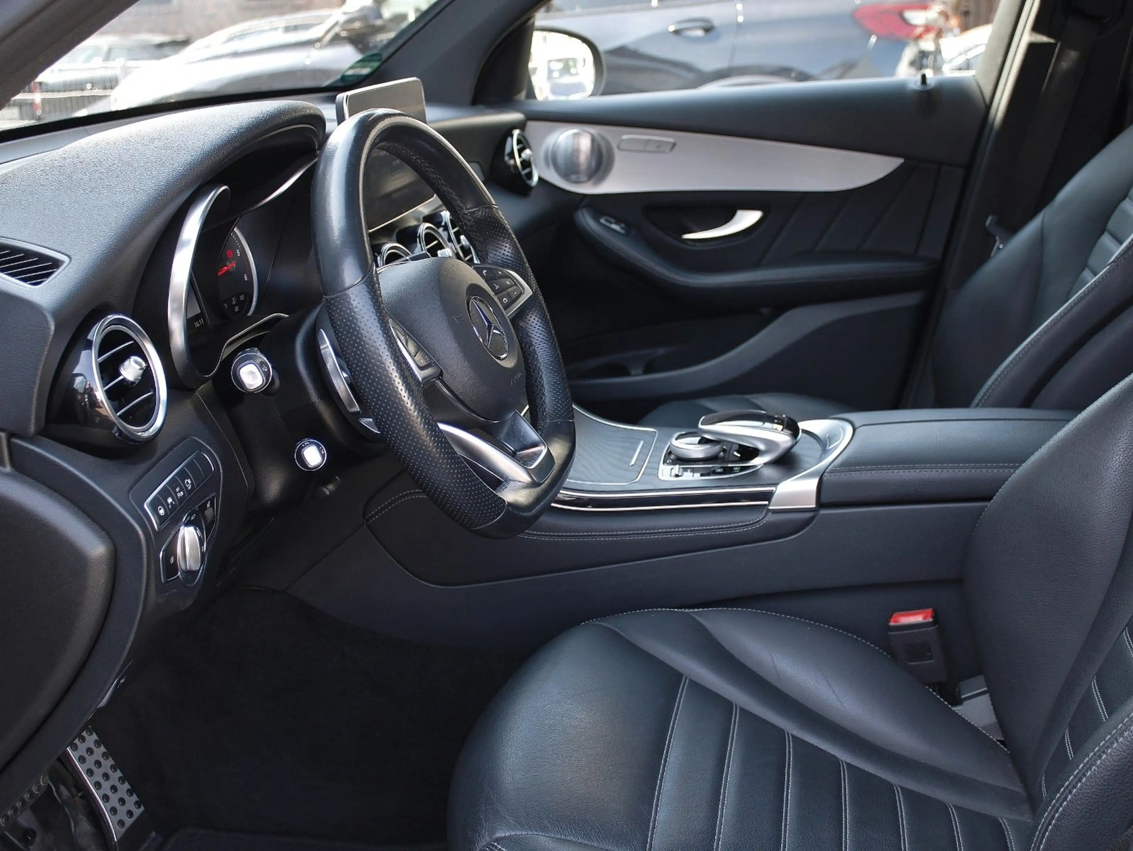 Mercedes-Benz GLC 350 d 4M AMG *360+BURMESTER+LEDER+PANO+20" — photo 6