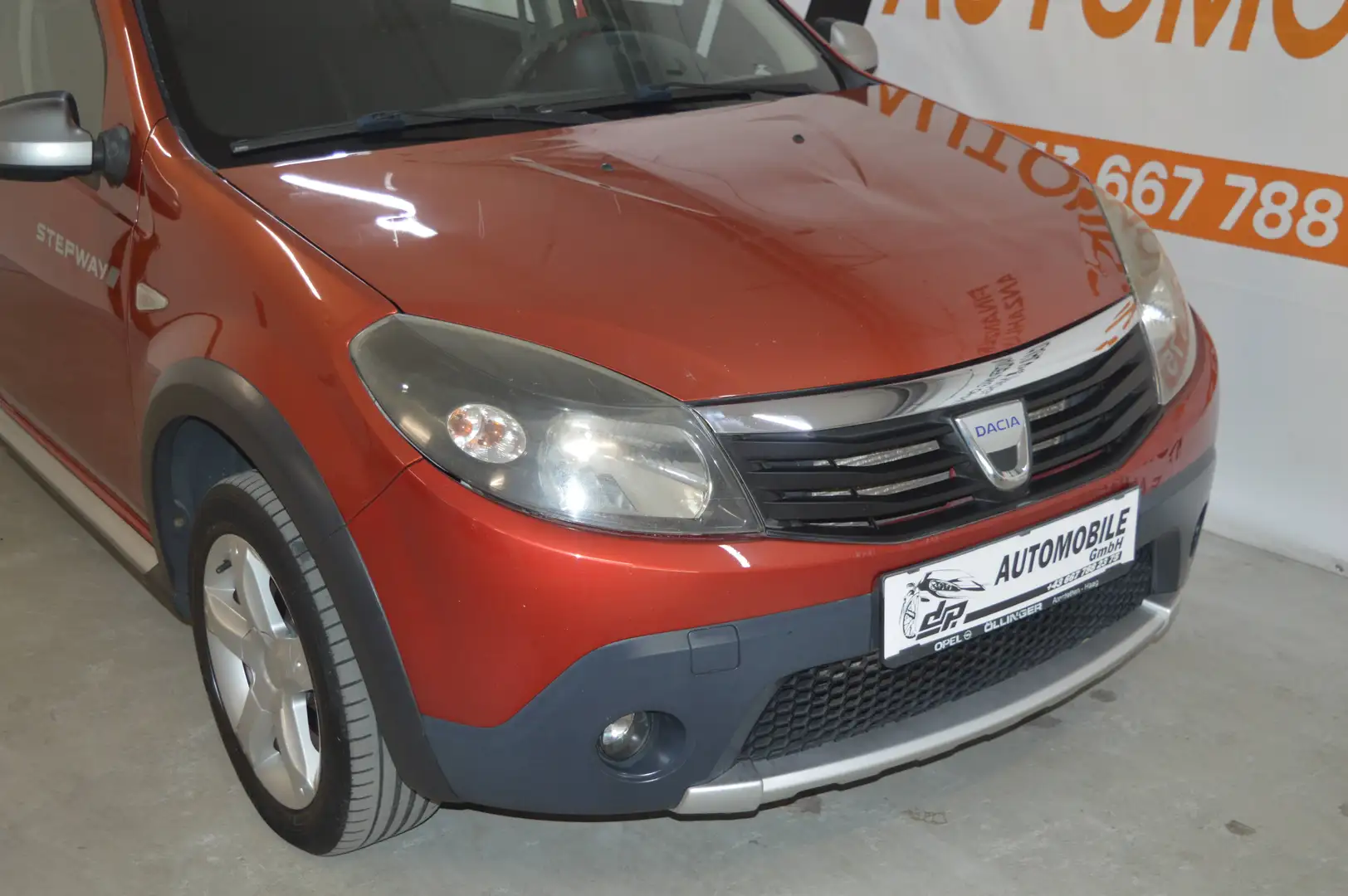 Dacia Sandero Stepway 1,6 MPI **Stepway**Pickerl bis 01/27 + 4** Rot - 2