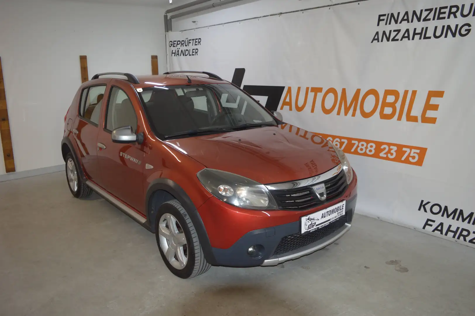 Dacia Sandero Stepway 1,6 MPI **Stepway**Pickerl bis 01/27 + 4** Rot - 1