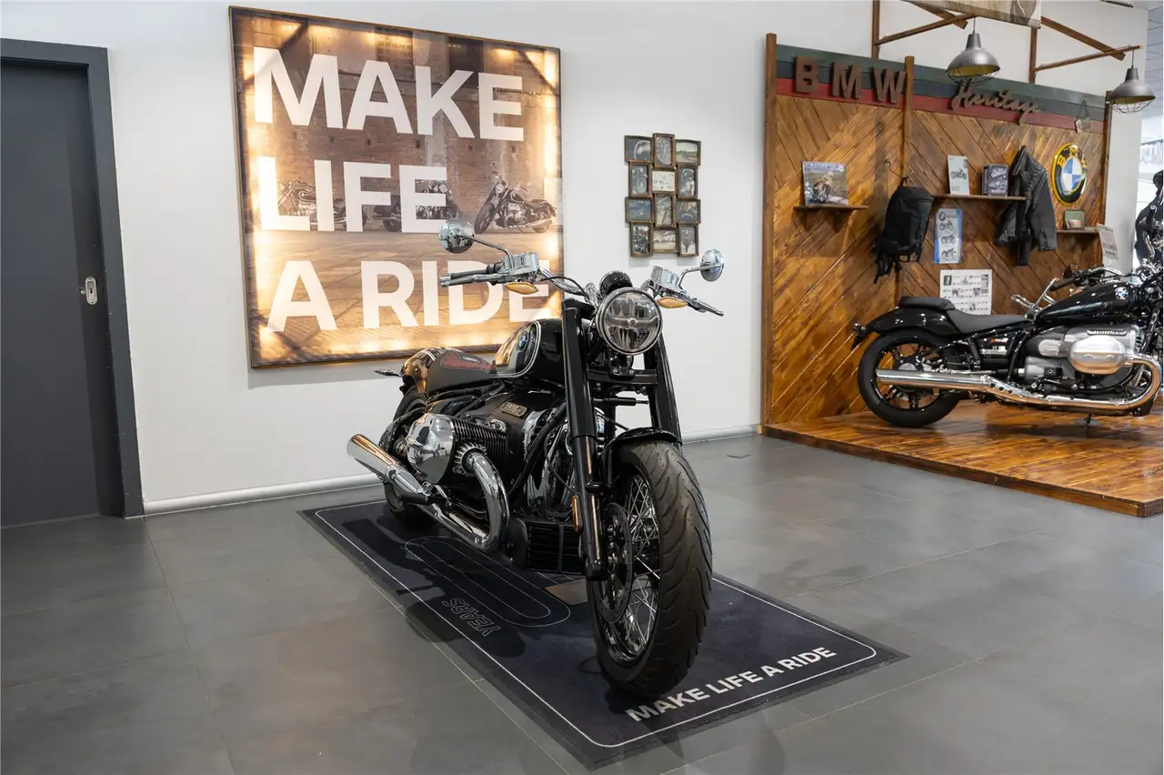 BMW R 18