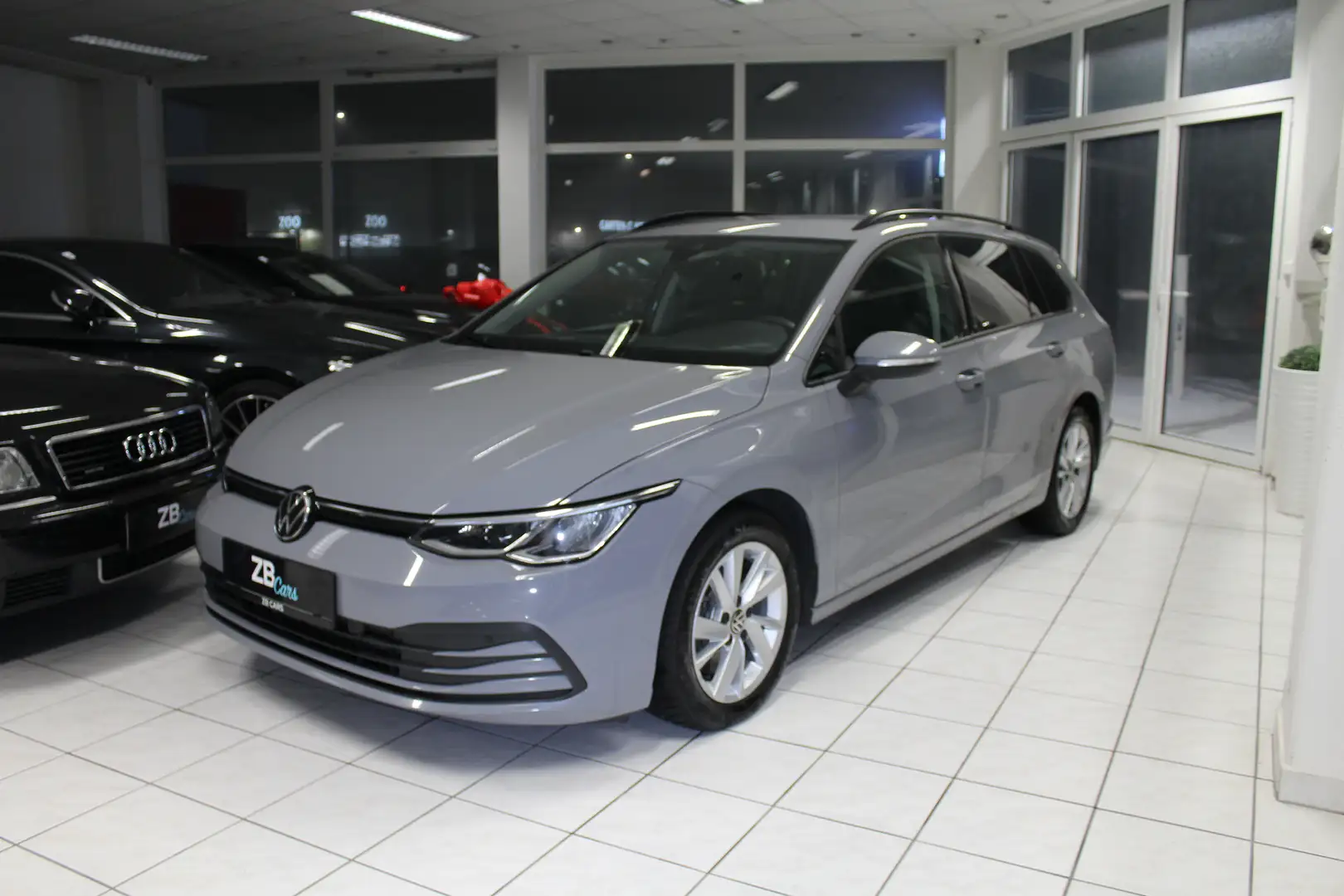 Volkswagen Golf Variant 2.0 TDI Life // LED // Kamera // DSG // Grau - 1