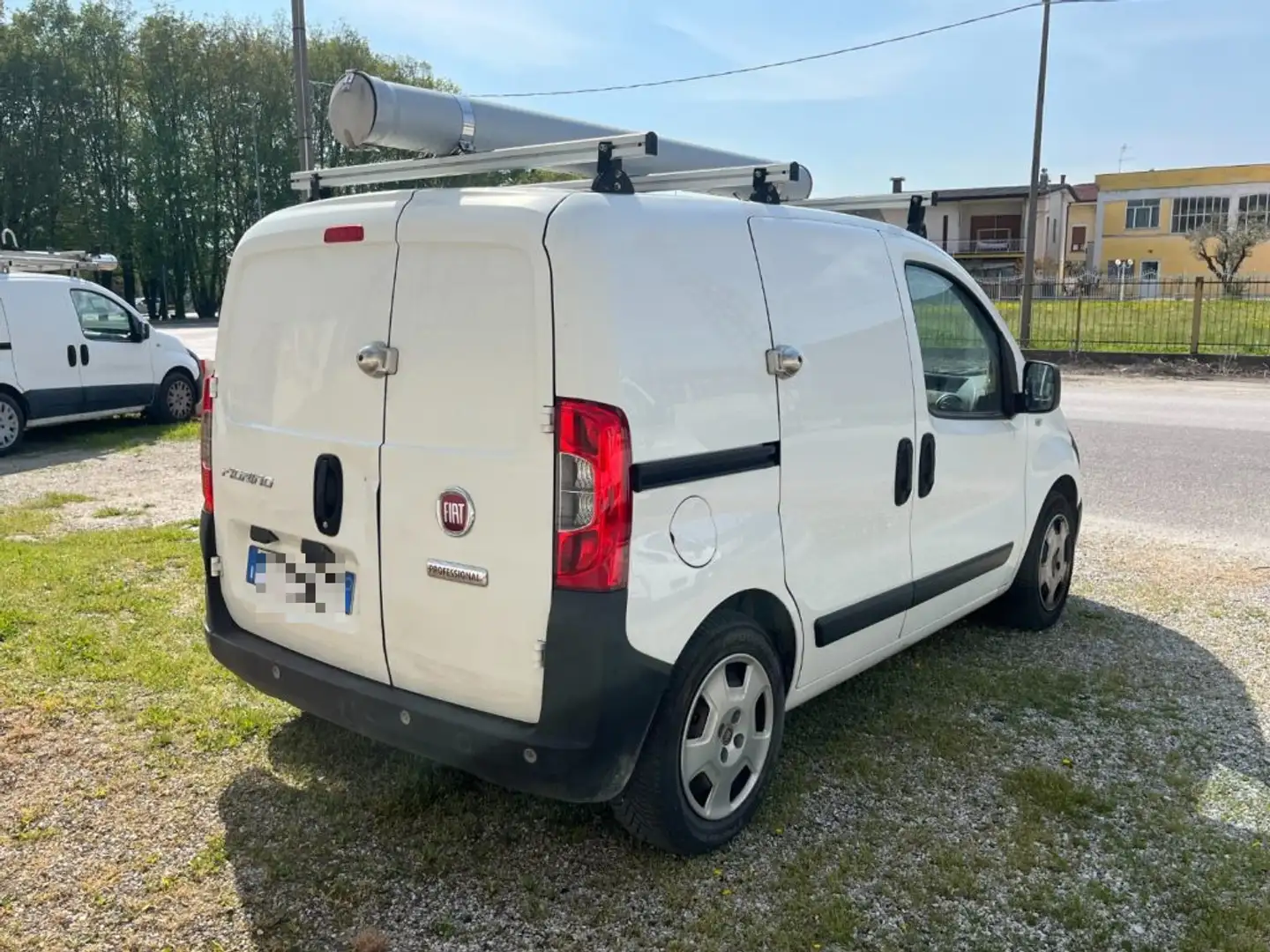 Fiat Fiorino 1.3 MJT 95CV Cargo Adventure attrezzato Bianco - 2
