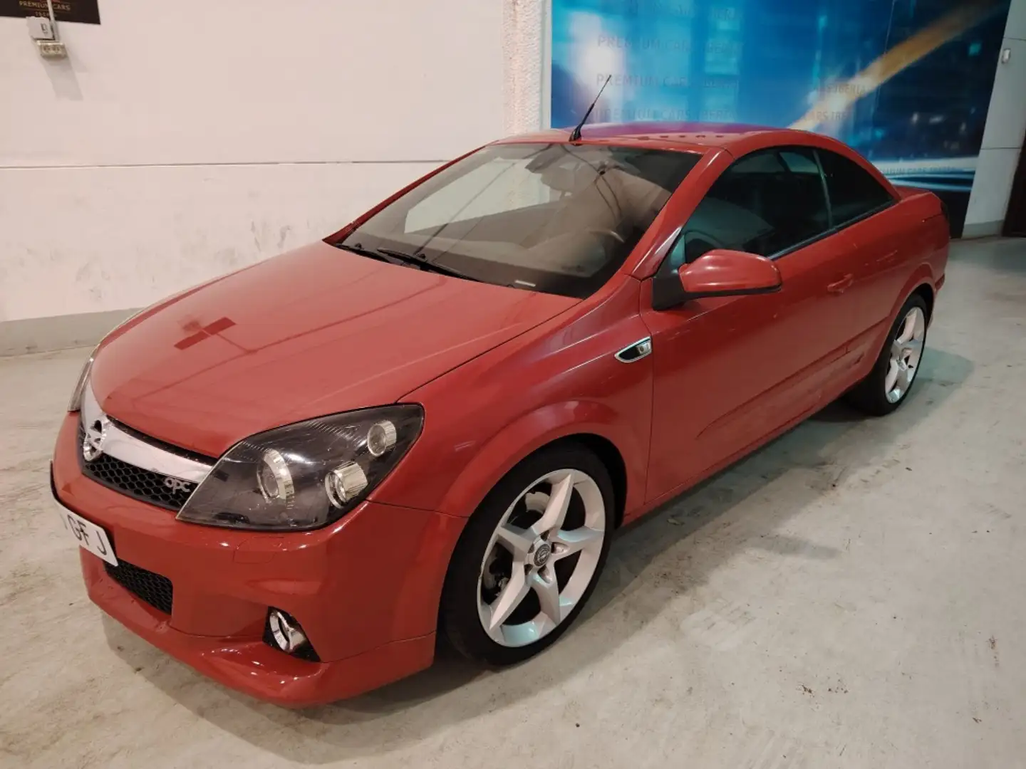 Opel Astra Twin Top 1.9CDTi Cosmo Rot - 1