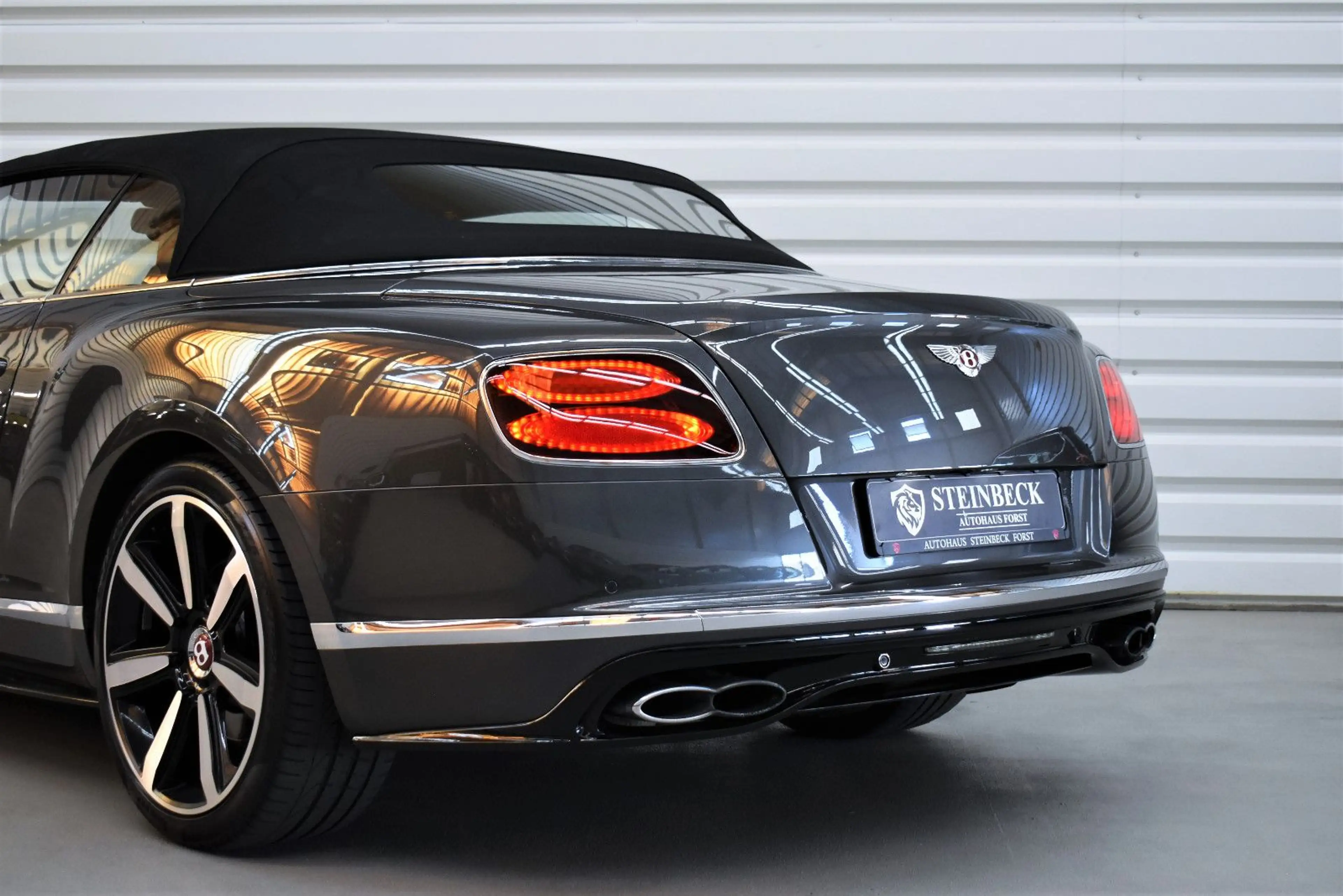 Bentley Continental GTC 4.0 V8 S 4WD+Cabrio+Mulliner+Cam — photo 8