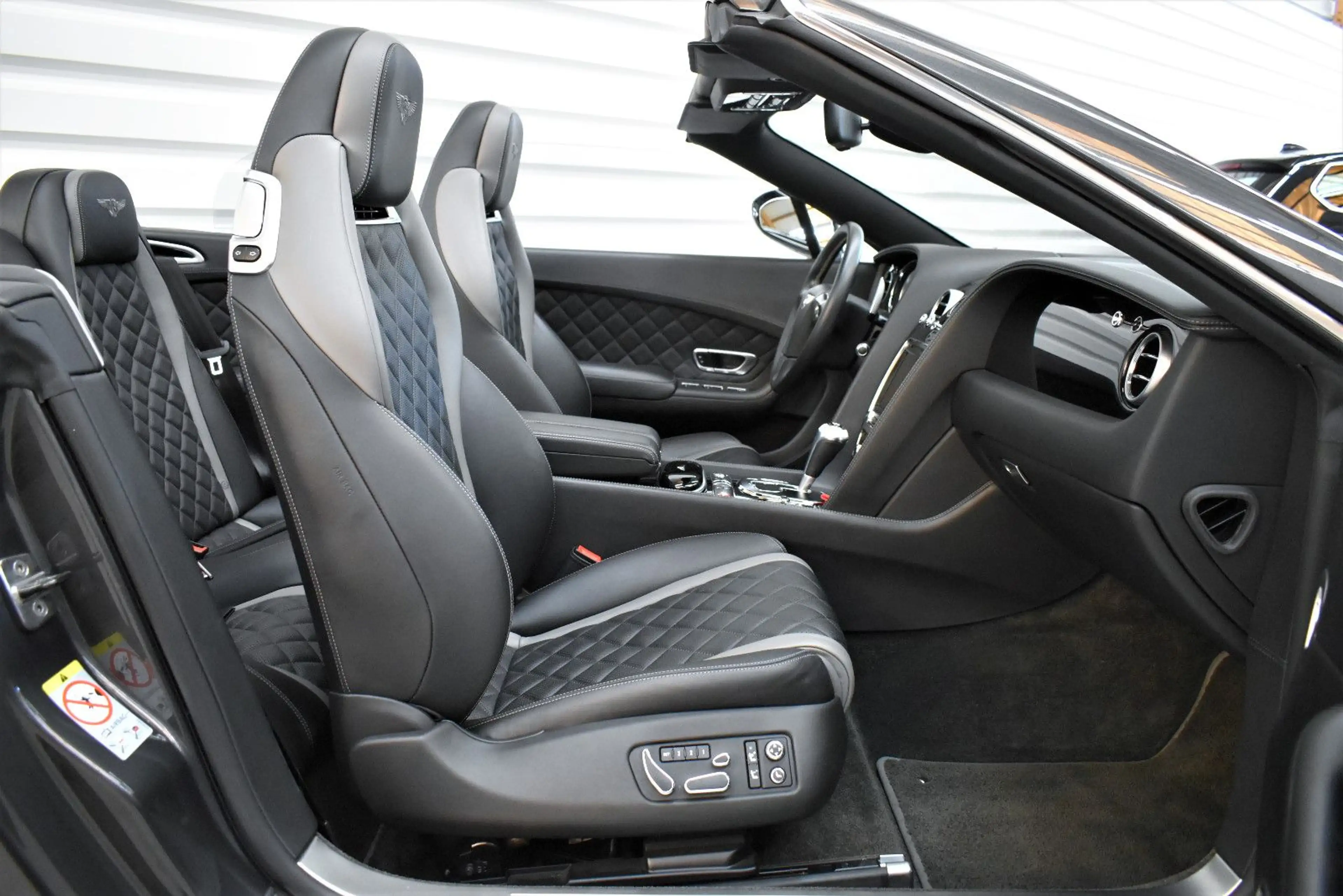 Bentley Continental GTC 4.0 V8 S 4WD+Cabrio+Mulliner+Cam — photo 14