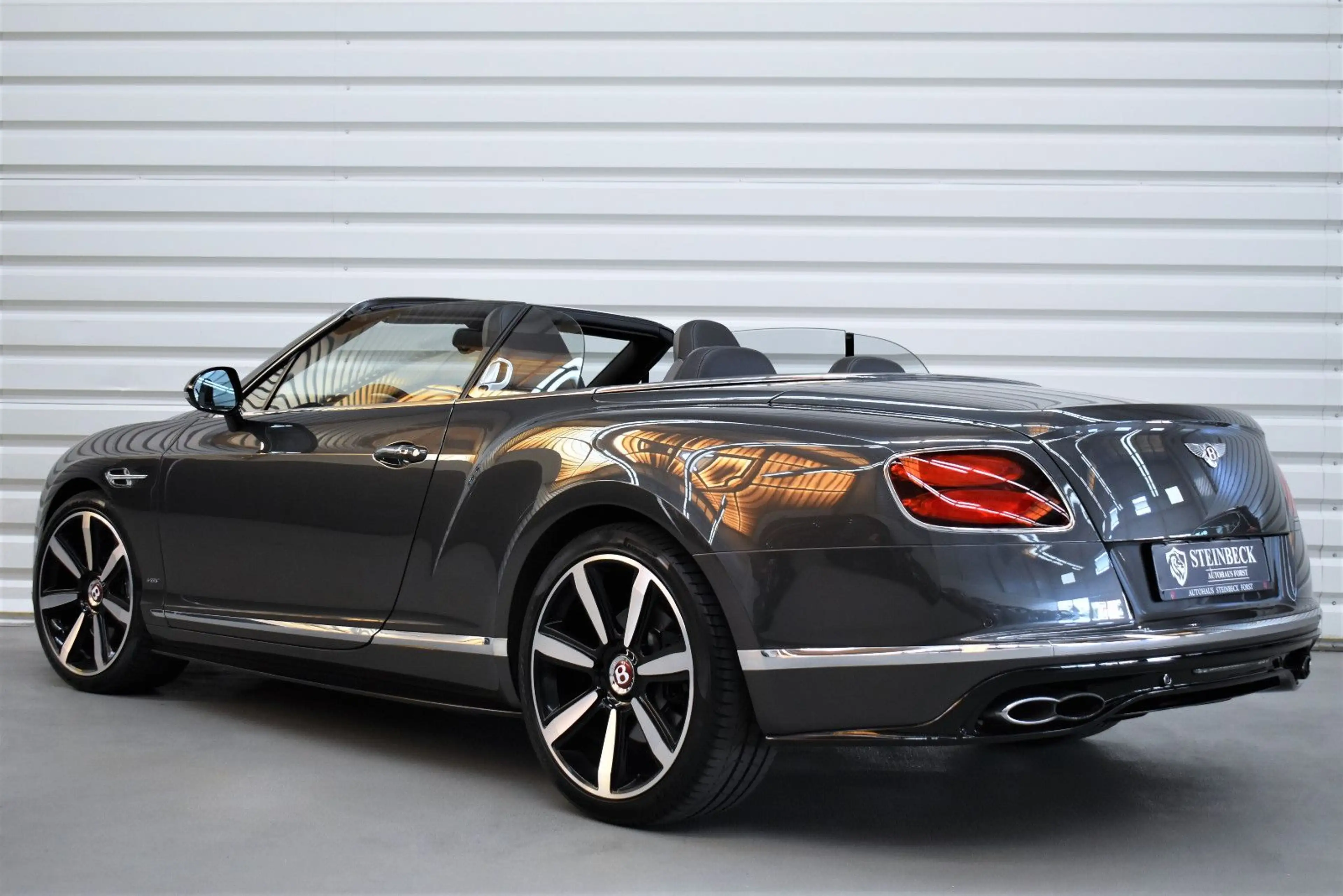 Bentley Continental GTC 4.0 V8 S 4WD+Cabrio+Mulliner+Cam — photo 2