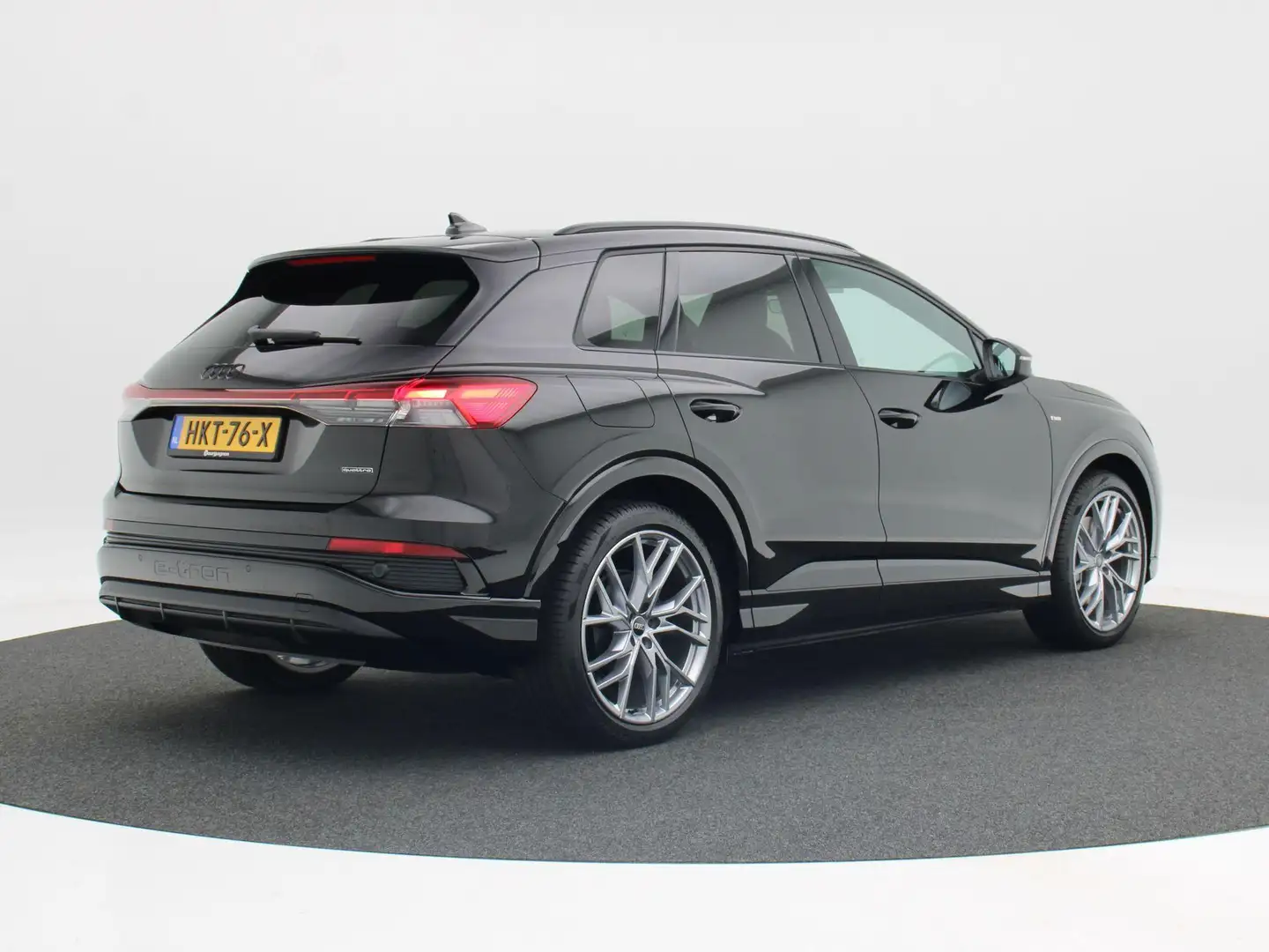 Audi Q4 e-tron 45 quattro S Edition 82 kWh | Full Led | Privacygl Zwart - 2
