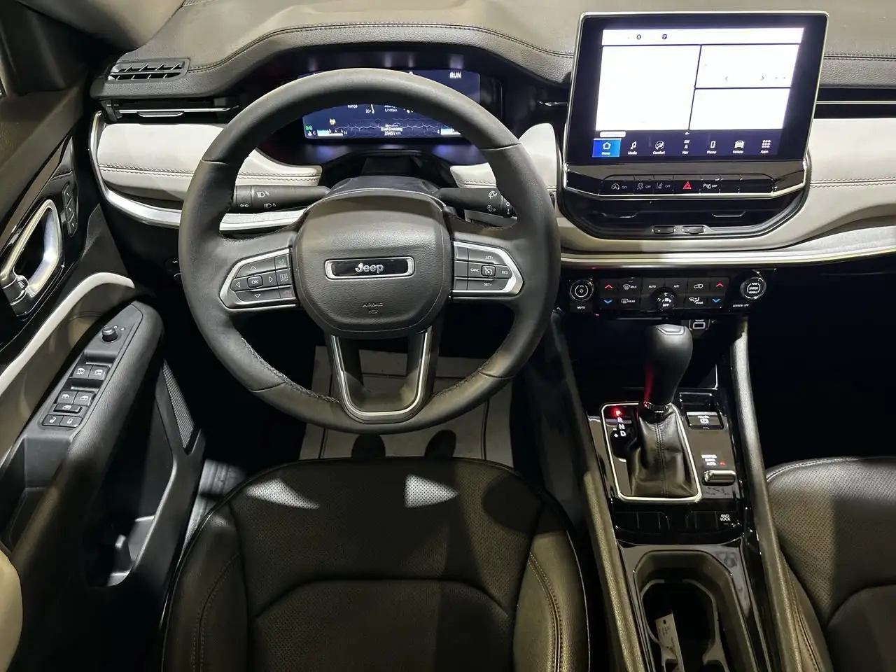 Jeep Compass photo Jeep Compass