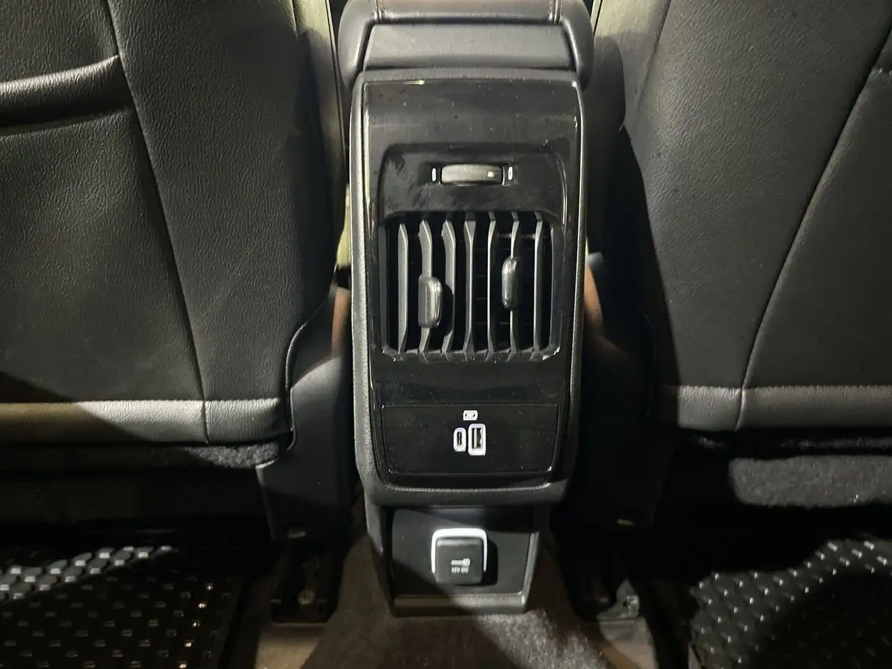 Jeep Compass photo Jeep Compass