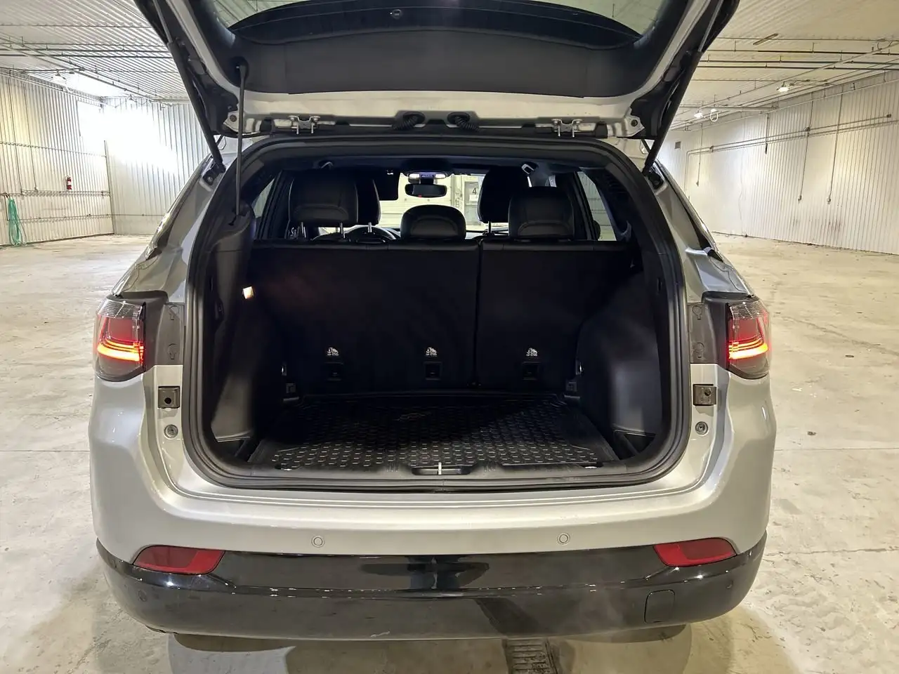 Jeep Compass photo Jeep Compass