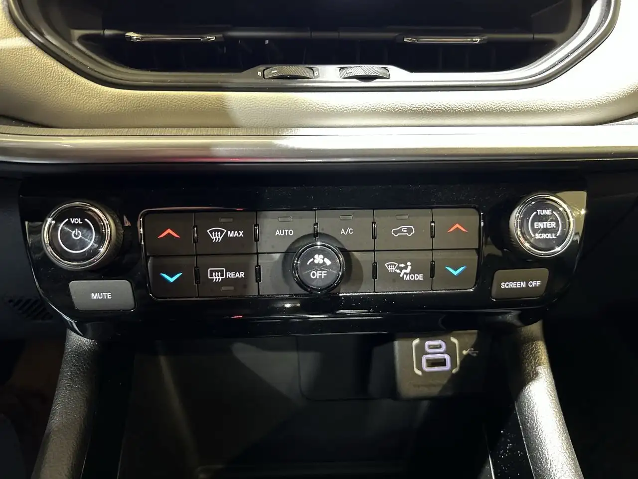 Jeep Compass photo Jeep Compass