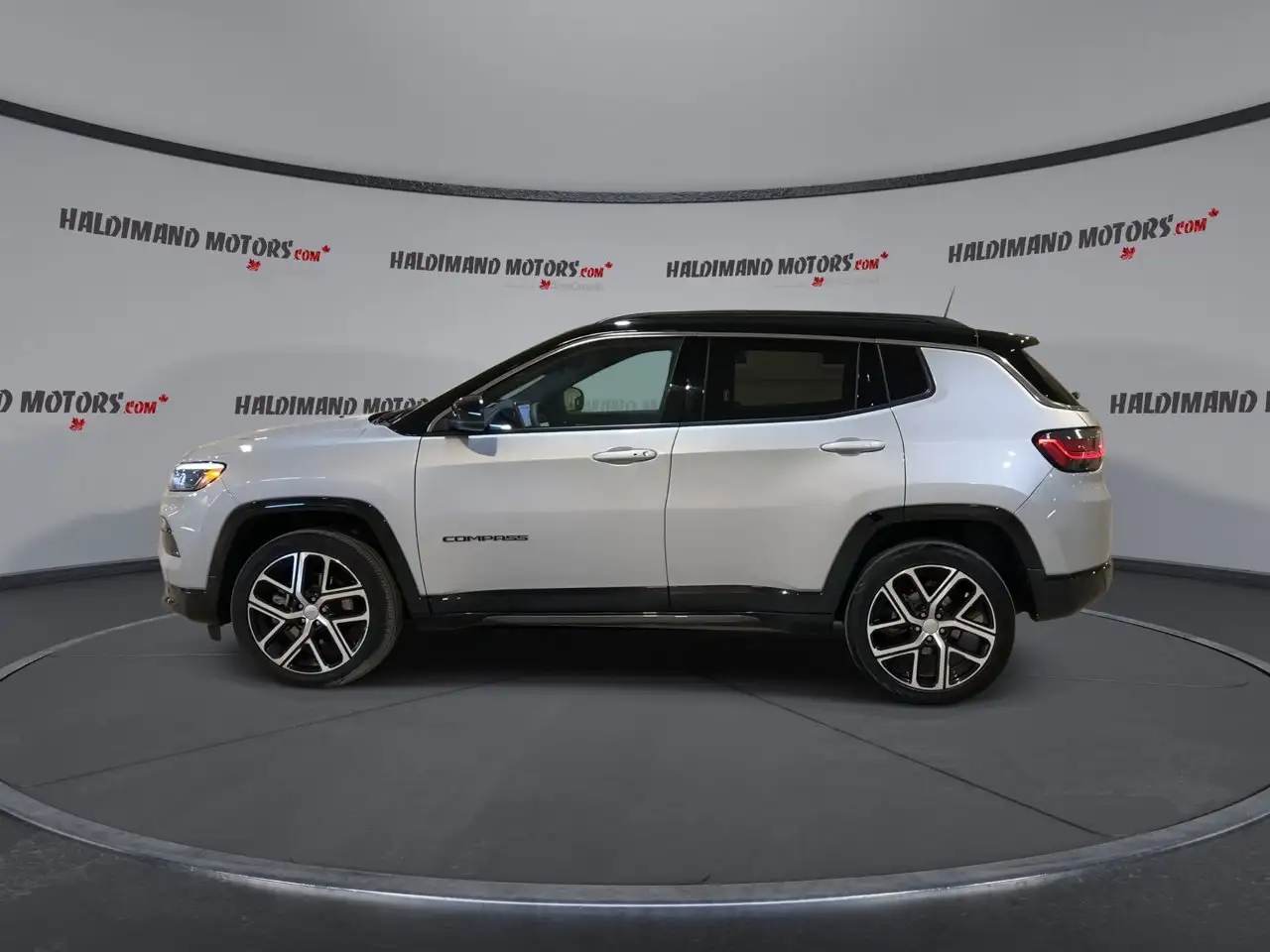Jeep Compass photo Jeep Compass