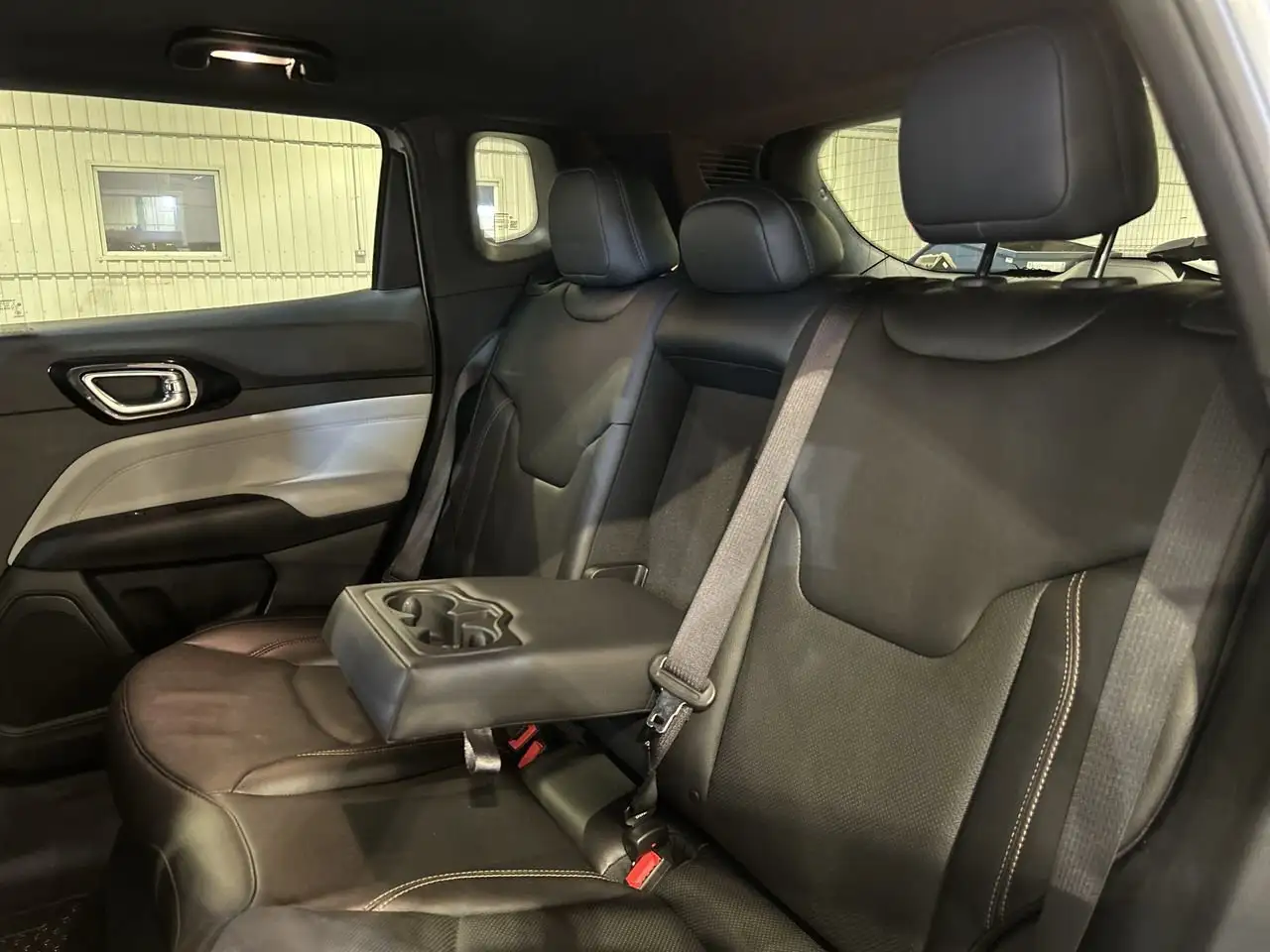 Jeep Compass photo Jeep Compass