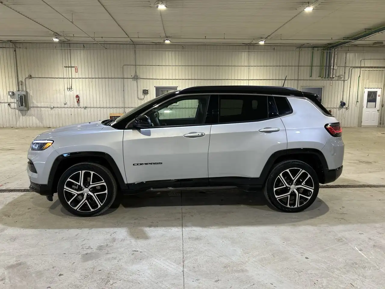 Jeep Compass photo Jeep Compass
