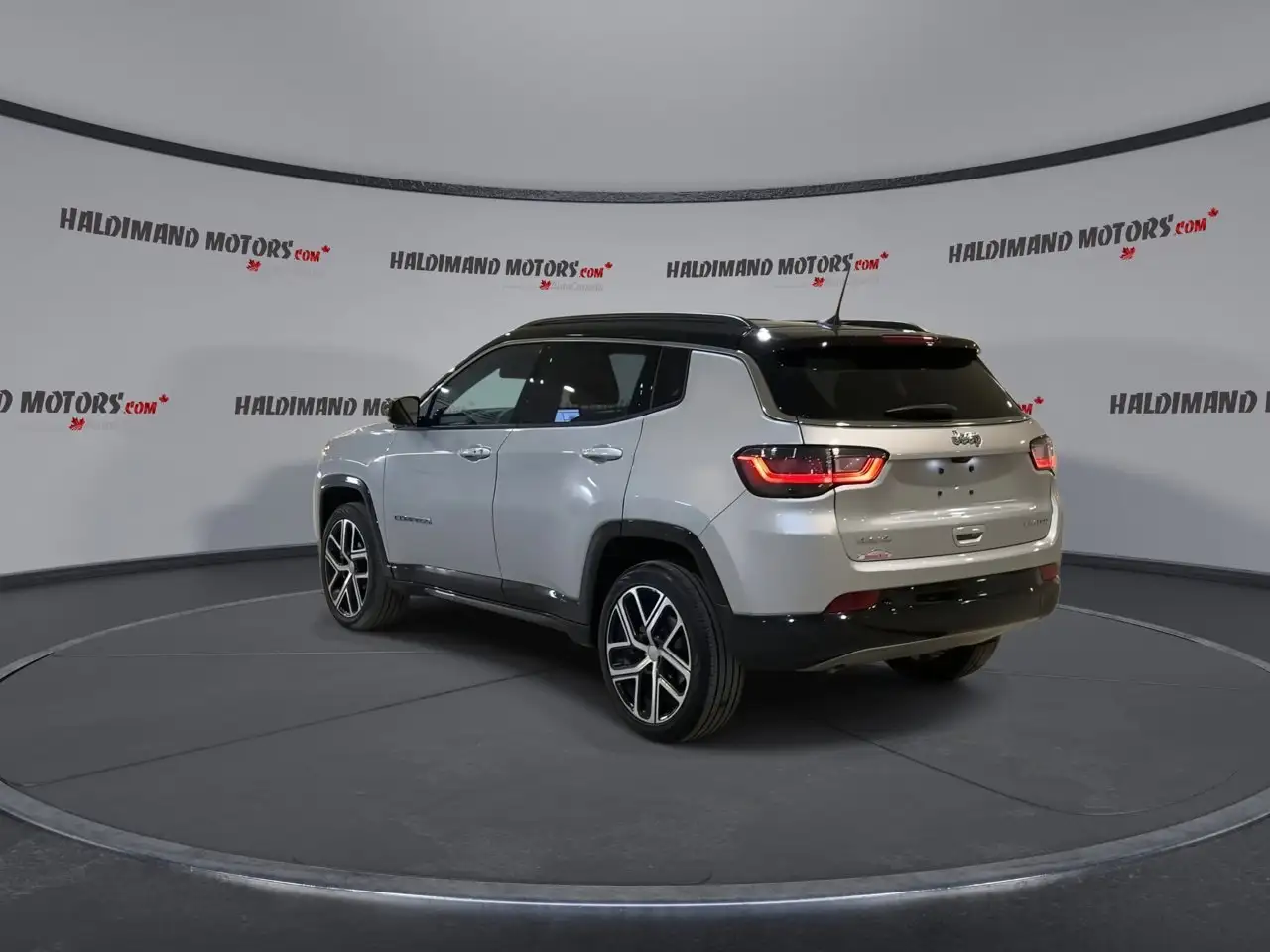 Jeep Compass photo Jeep Compass