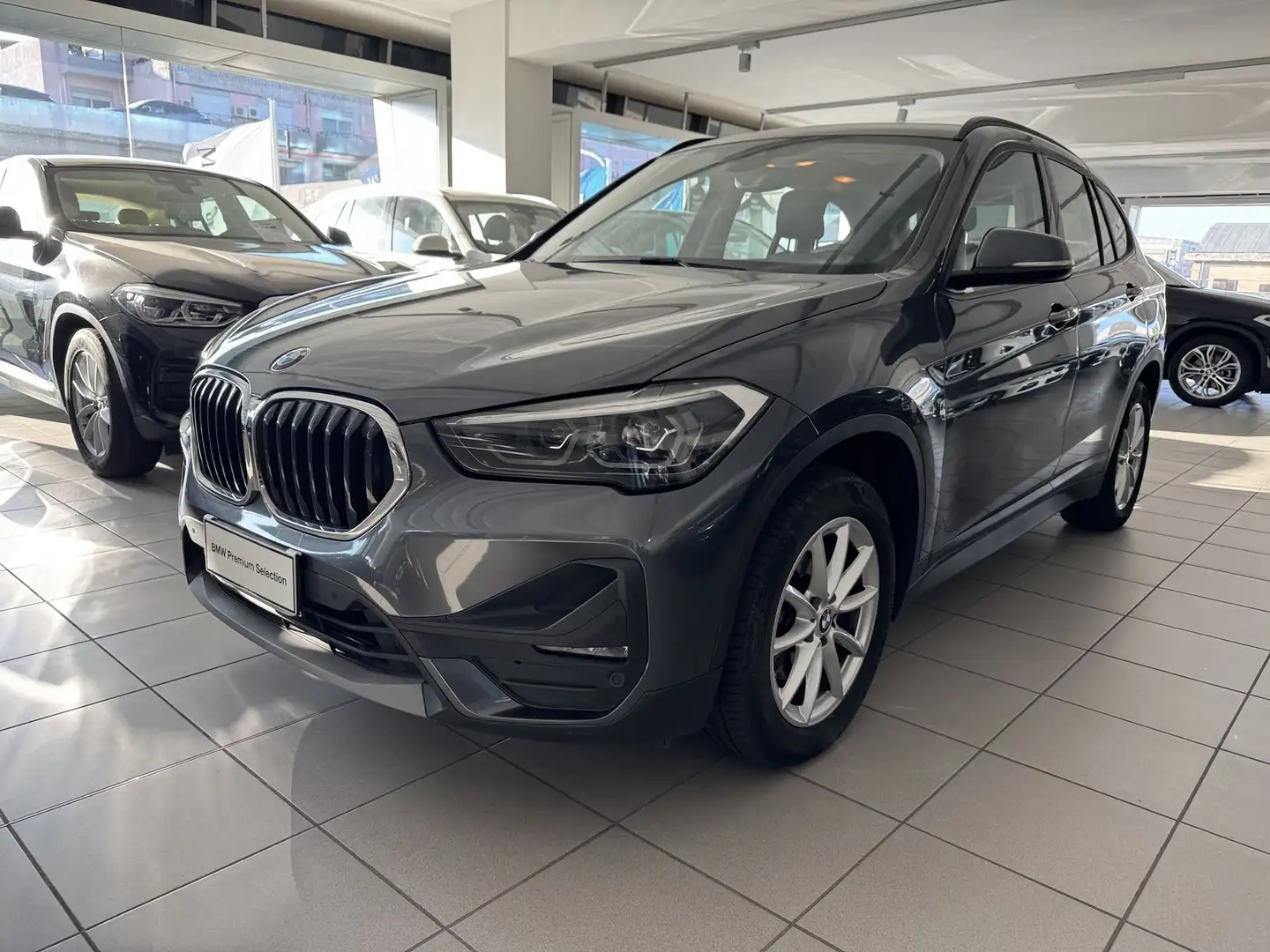 BMW X1 sDrive18i Advantage Grigio - 1