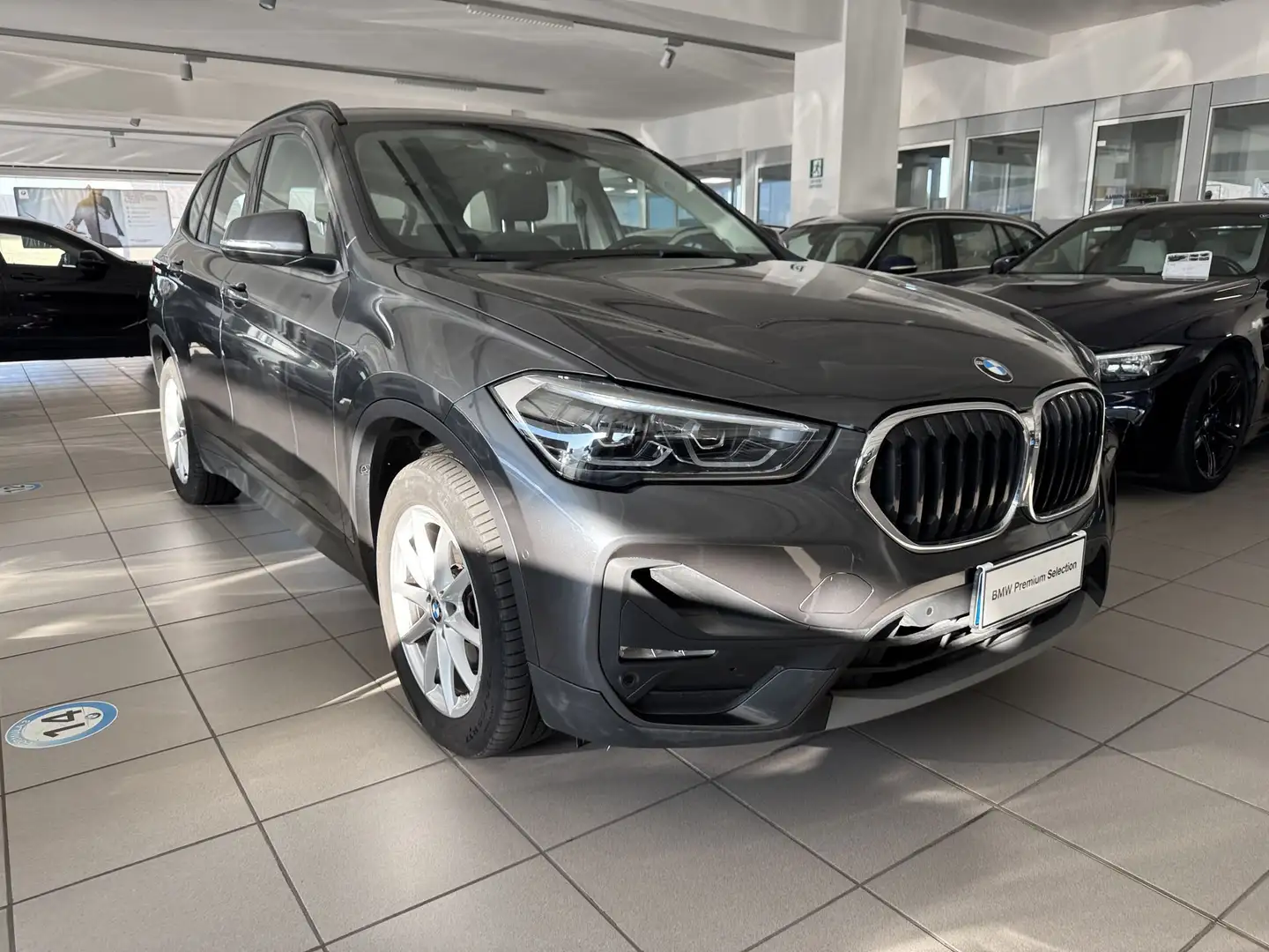 BMW X1 sDrive18i Advantage Grigio - 2