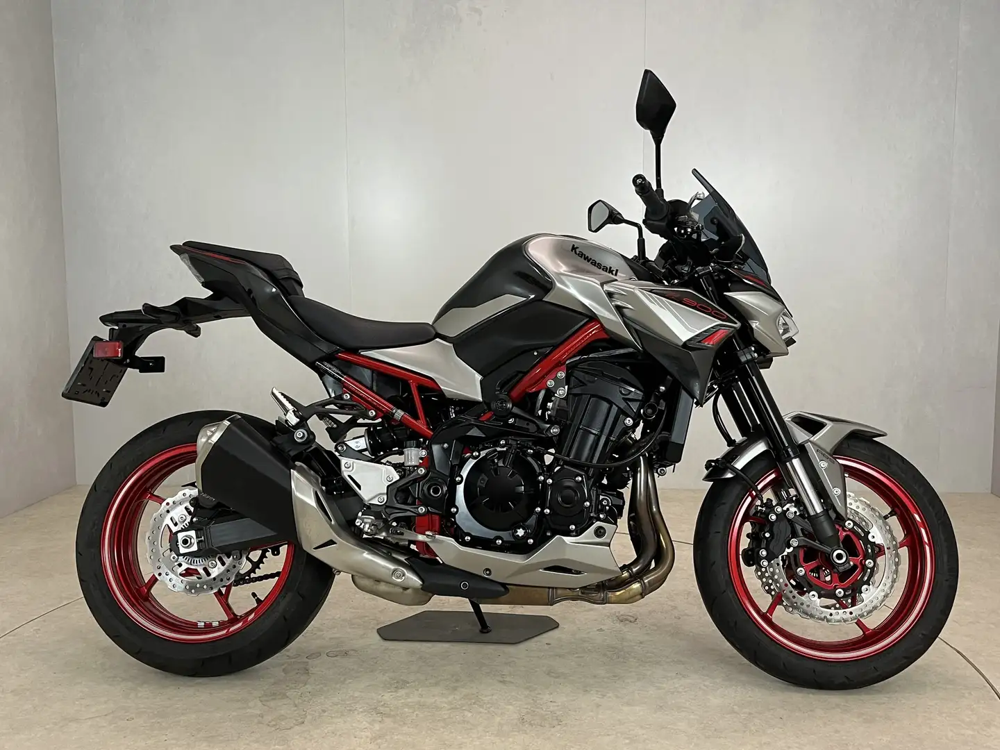 Kawasaki Z 900 ABS Rood - 1