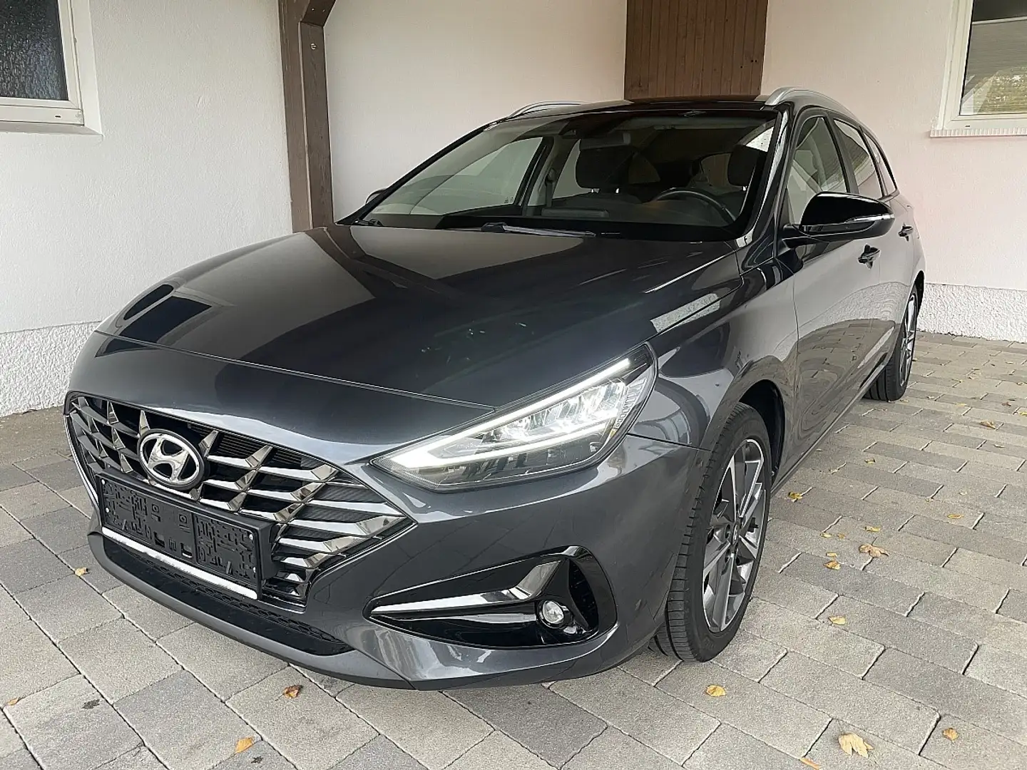 Hyundai i30 CW 1,6 CRDi Trend Line DCT Aut.- LED-LANE-CAR P... Grau - 2