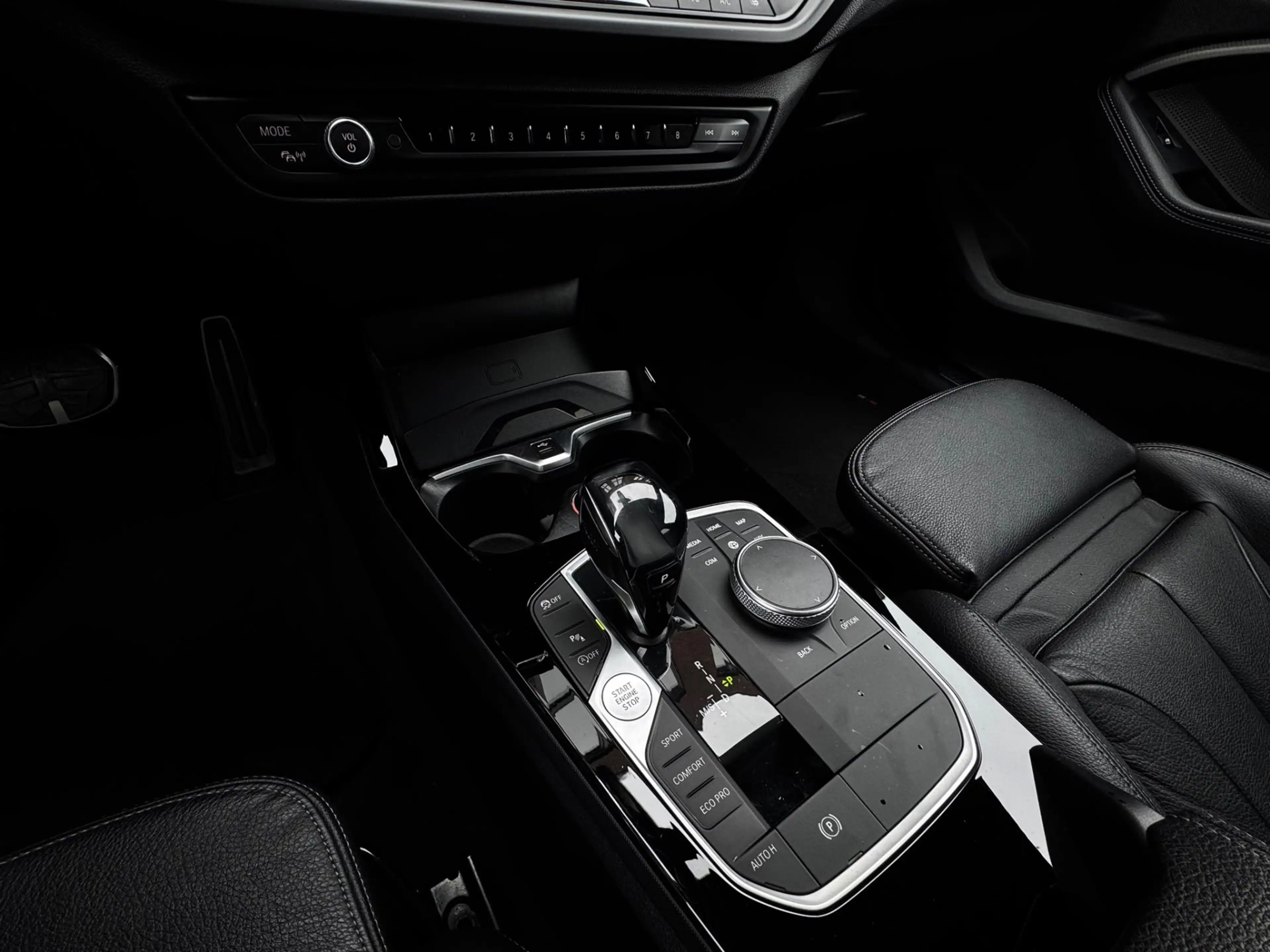 BMW 118 1-serie 118i 140PK Automaat M-Sport Shadow Pano He — photo 35