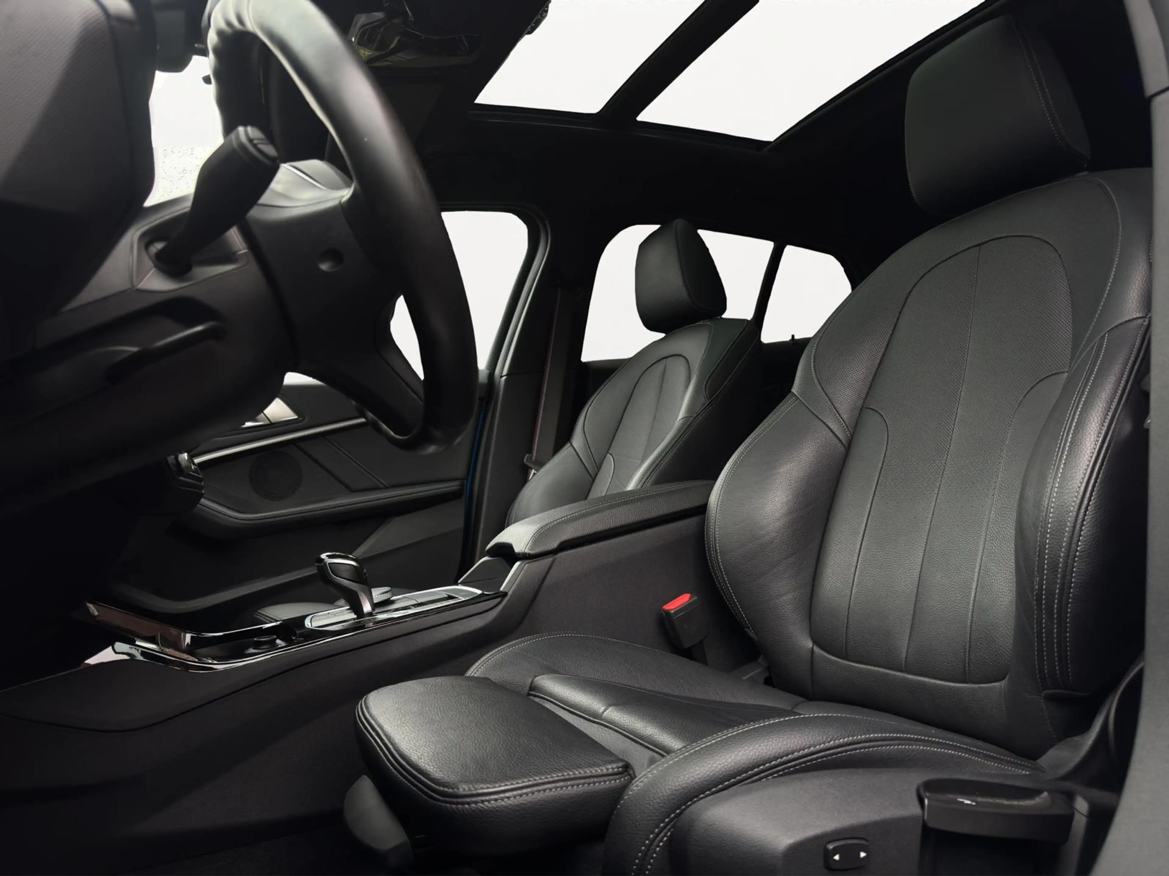 BMW 118 1-serie 118i 140PK Automaat M-Sport Shadow Pano He — photo 10
