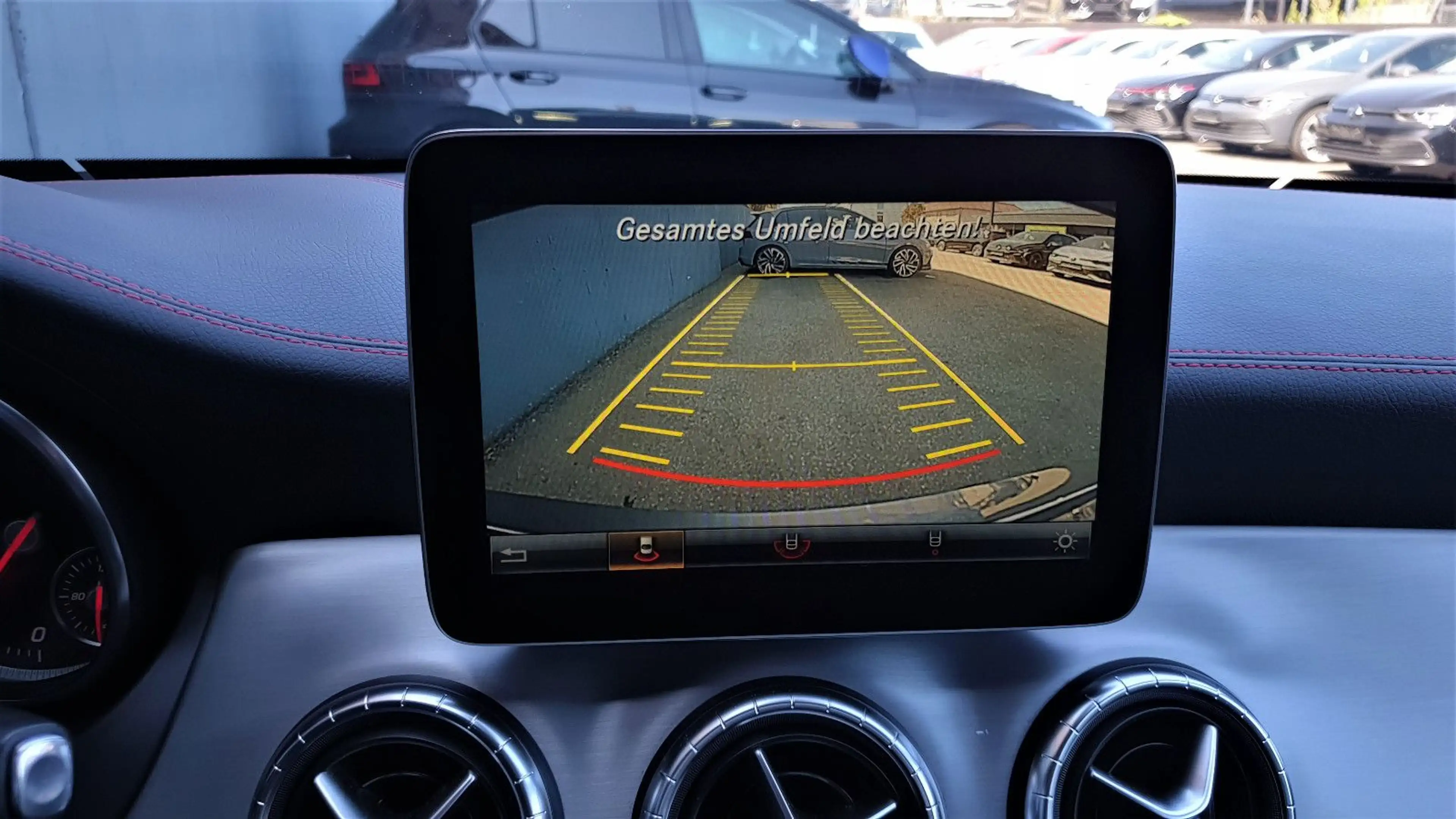 Mercedes-Benz CLA 220 d 4MATIC AMG Line Navi+/LED/Kamera — photo 13