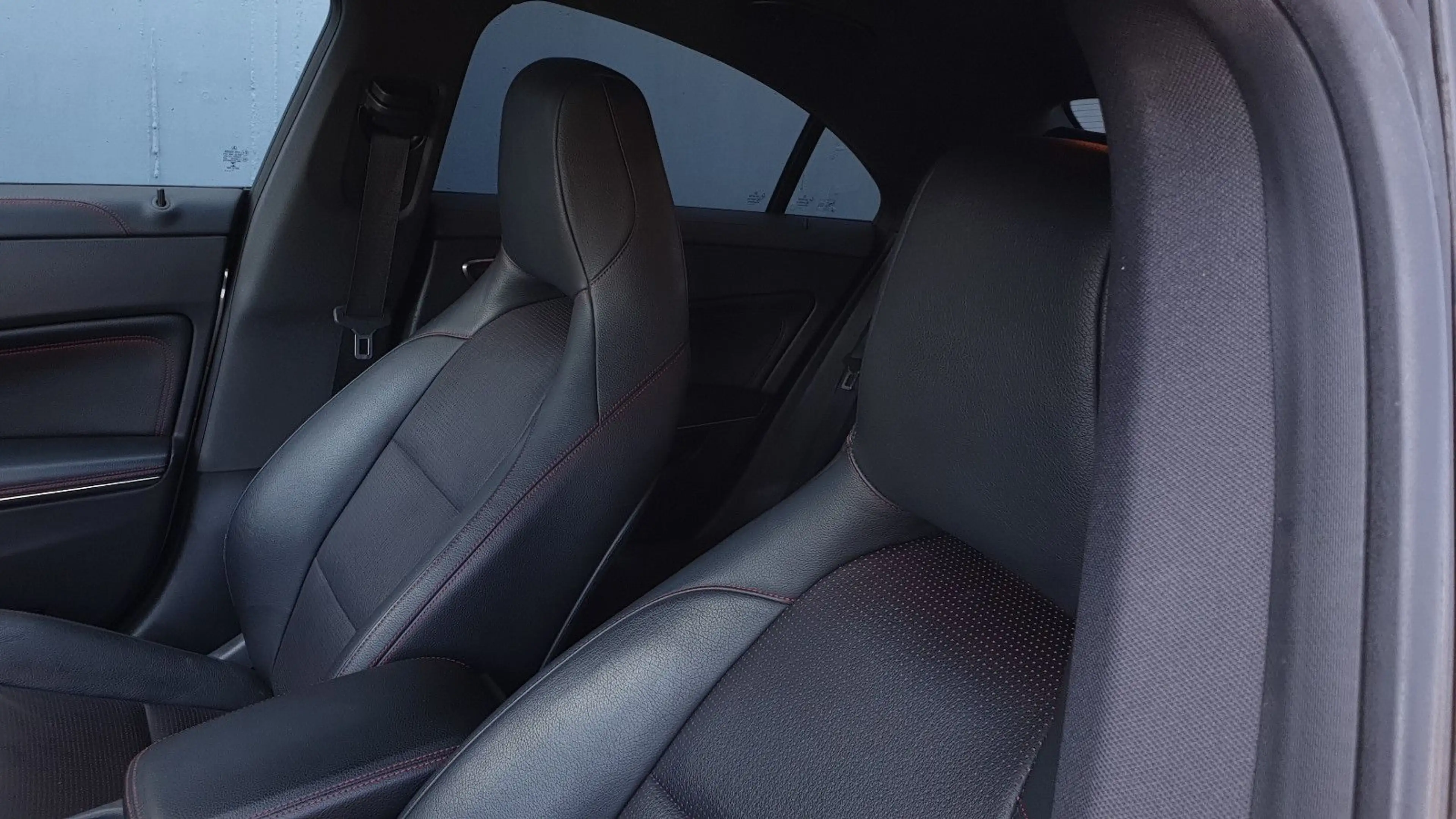 Mercedes-Benz CLA 220 d 4MATIC AMG Line Navi+/LED/Kamera — photo 10